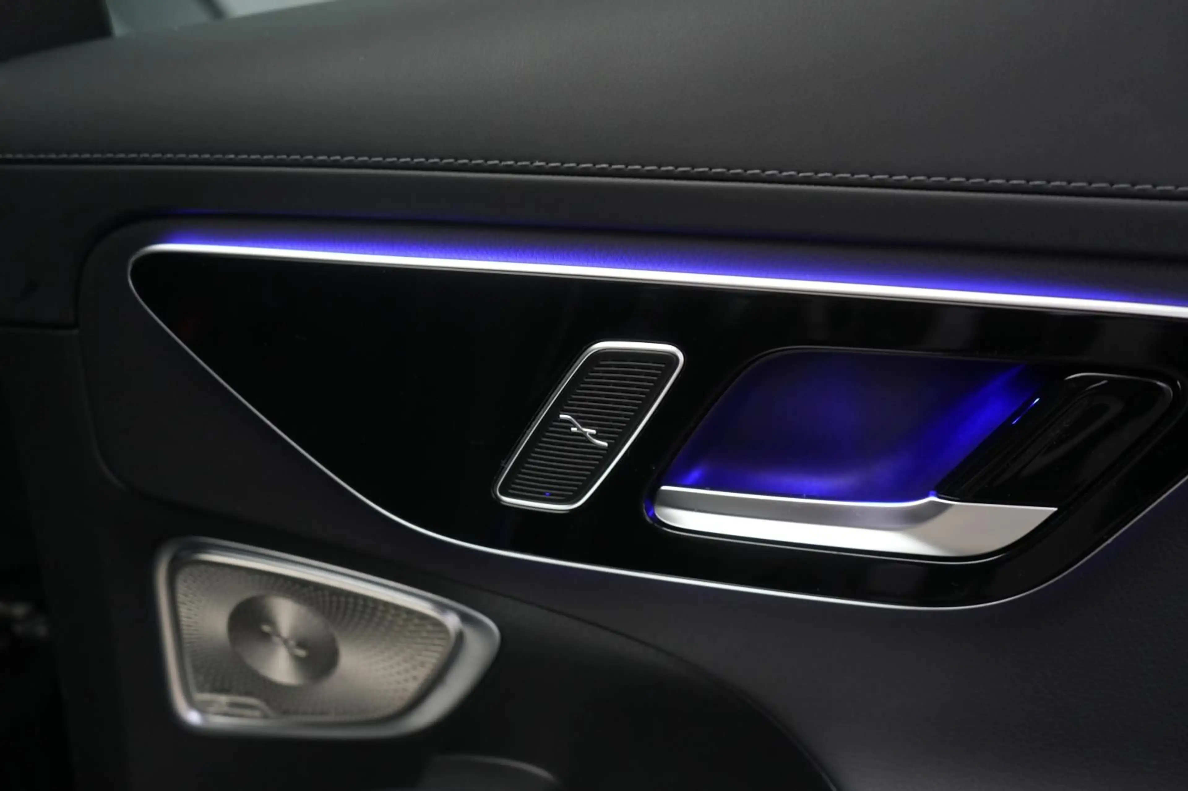 Mercedes-Benz C 300 de T 9G-Tronic AMG Distronic/Kamera/Burmes — photo 11