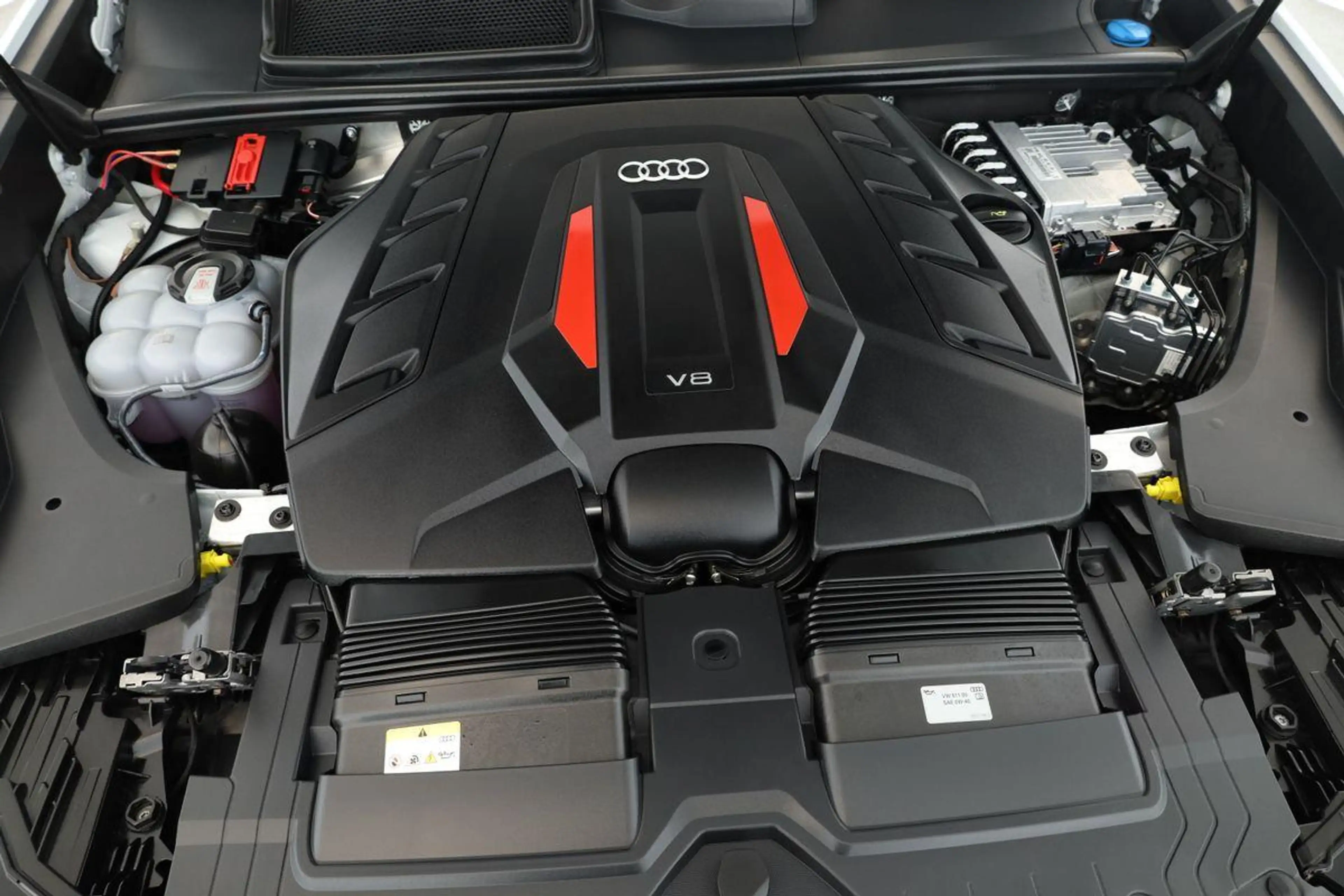 Audi SQ8 TFSI Facelift Leder Matrix Pano BangO ACC 23 — photo 8