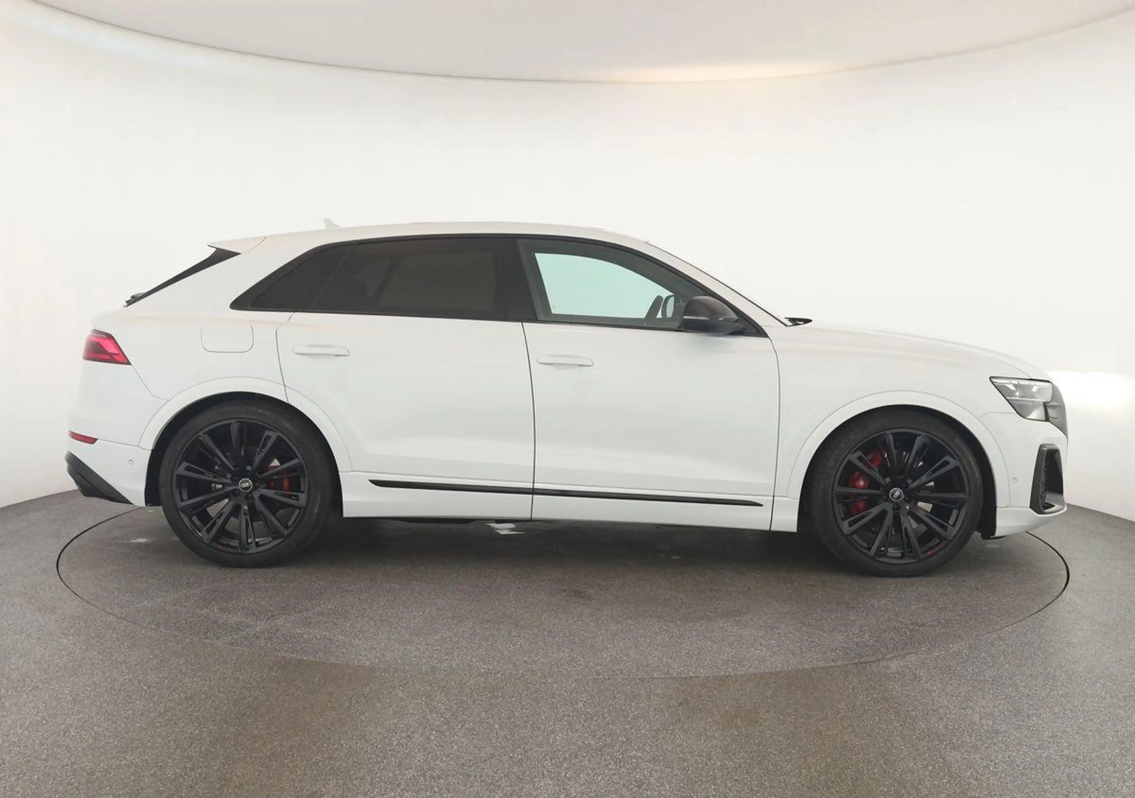 Audi SQ8 TFSI Facelift Leder Matrix Pano BangO ACC 23 — photo 4