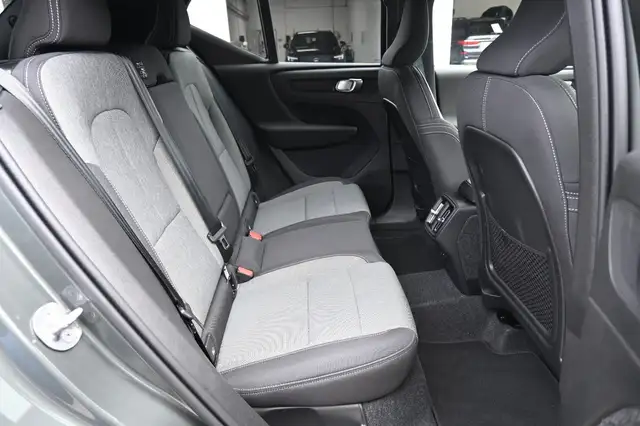 Volvo XC40 view 15