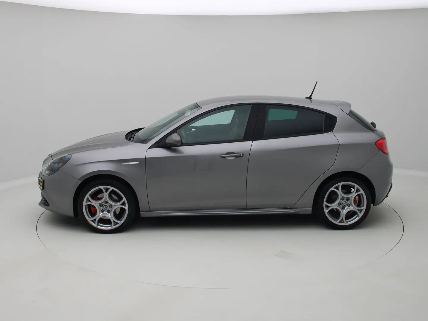 Alfa Romeo Giulietta 1.4 Turbo MultiAir Super 170pk / Origineel NL / Sc Grijs - 2