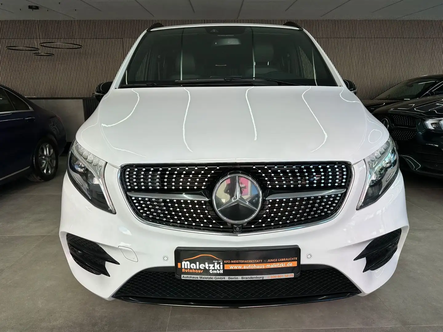 Mercedes-Benz V 300 V300d 4Matic AV/ED*AMG*MBUX*Burmester*Distronic* Bianco - 2