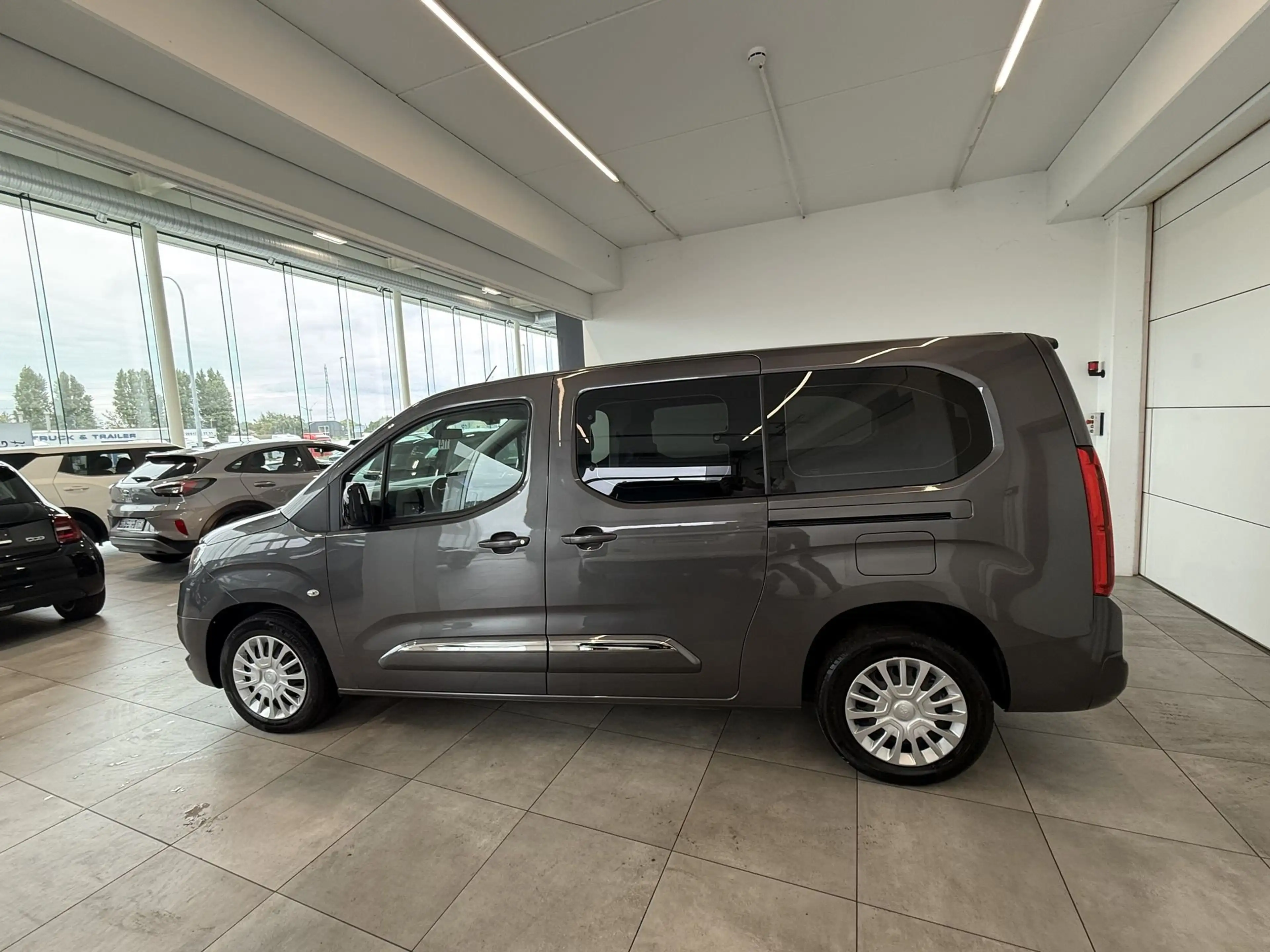 Toyota Proace City MPV LWB - FAMILY/CARPLAY/NAVIGATIE/CAMERA — photo 2