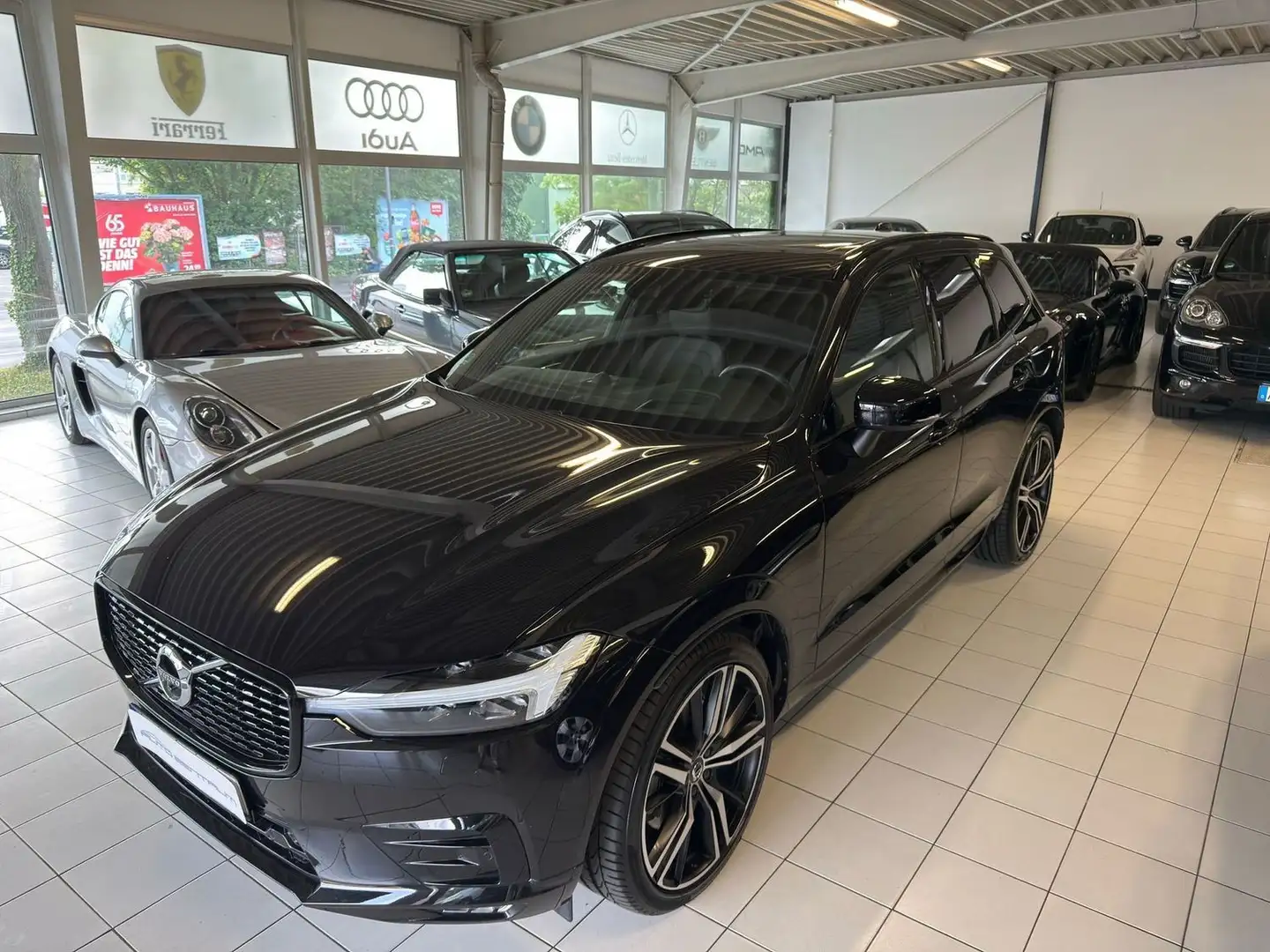 Volvo XC60 RDesign AWD/360°/Pano/Bowers&Wilkins/Akti.Fahrwerk Noir - 2