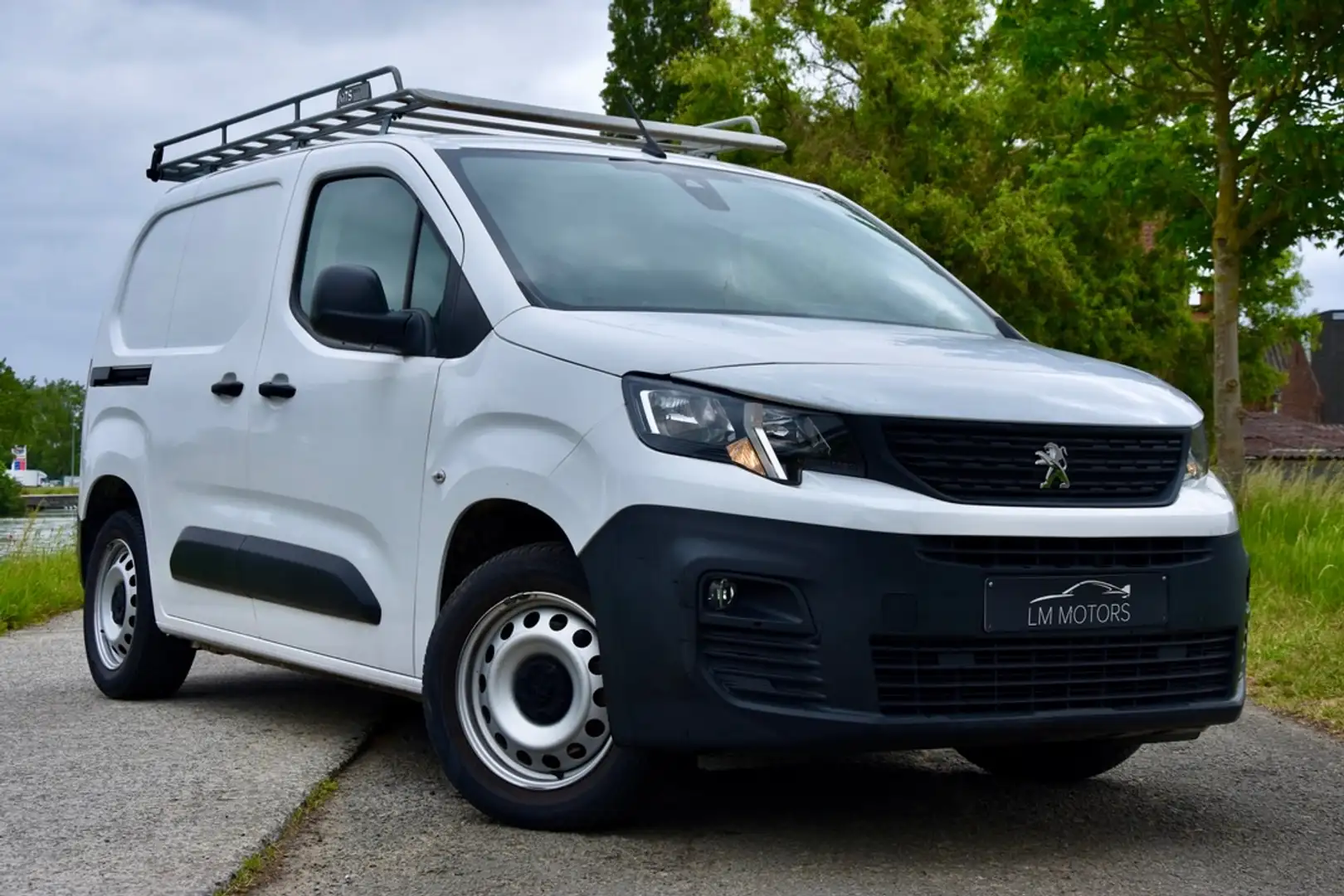 Peugeot Partner **BENZINE** AUTOMAAT Blanc - 1