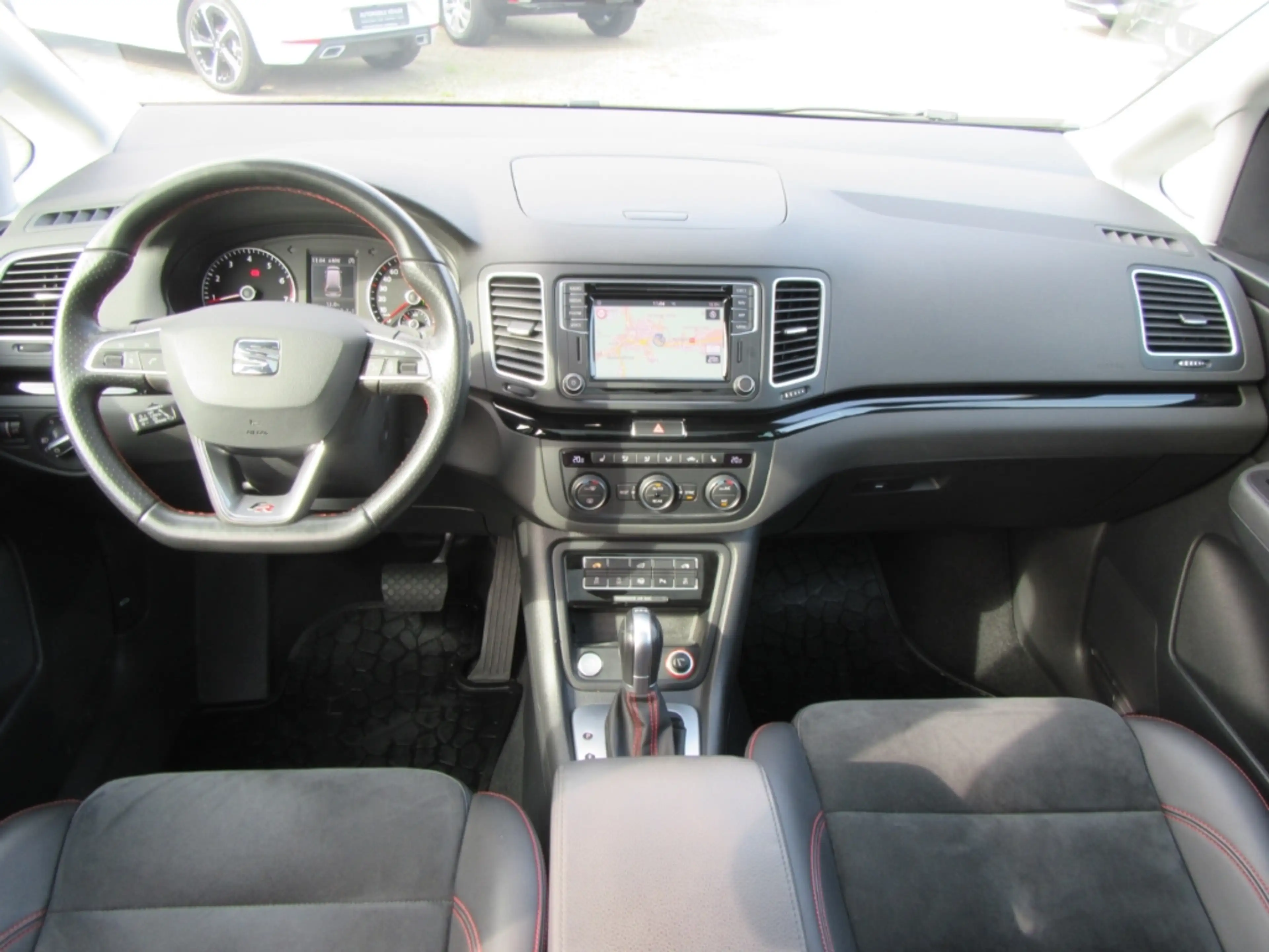 SEAT Alhambra FR Line 1.4 TSI 110kW 6-Gang DSG 7-Sitzer — photo 13
