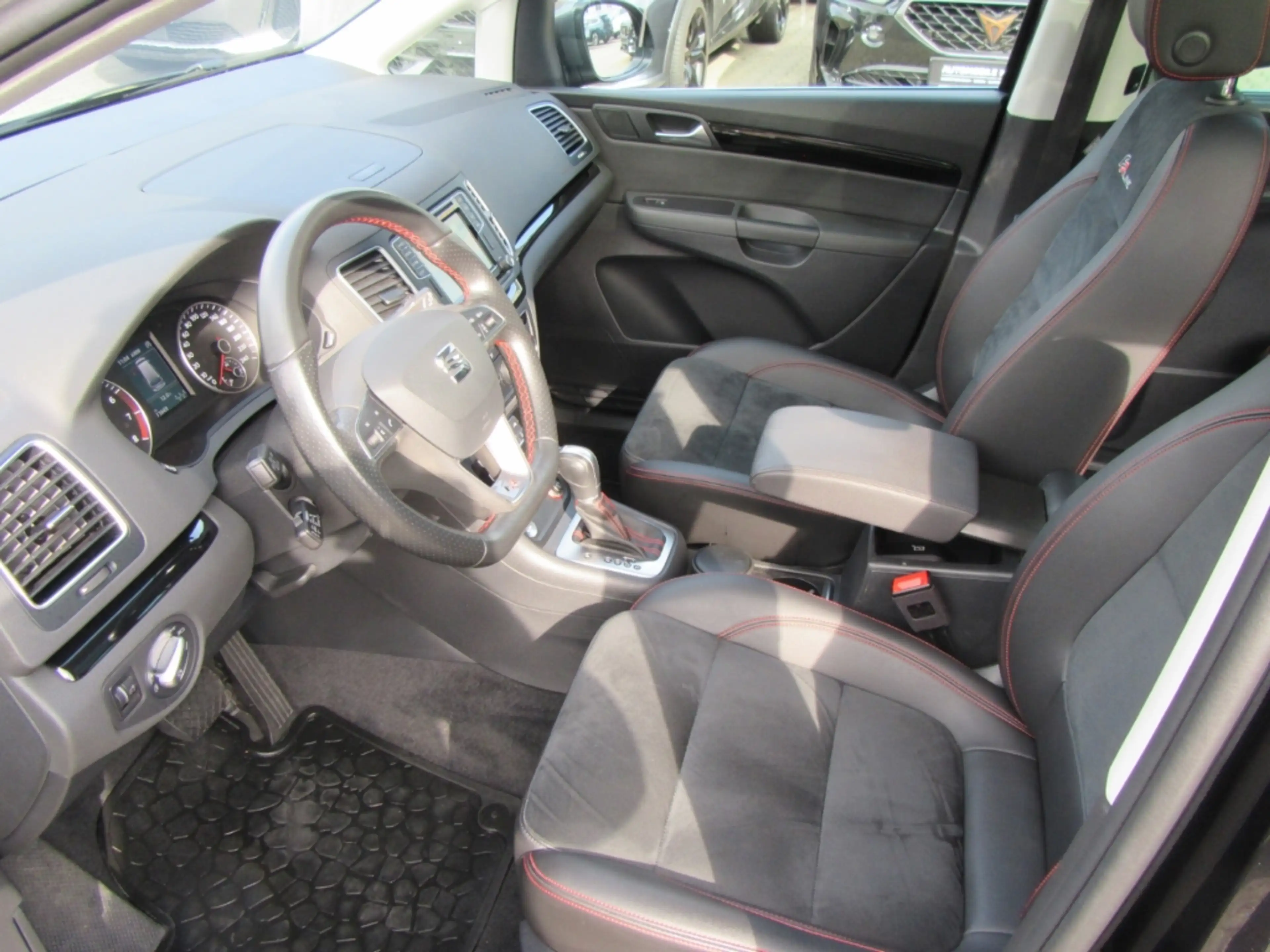 SEAT Alhambra FR Line 1.4 TSI 110kW 6-Gang DSG 7-Sitzer — photo 14