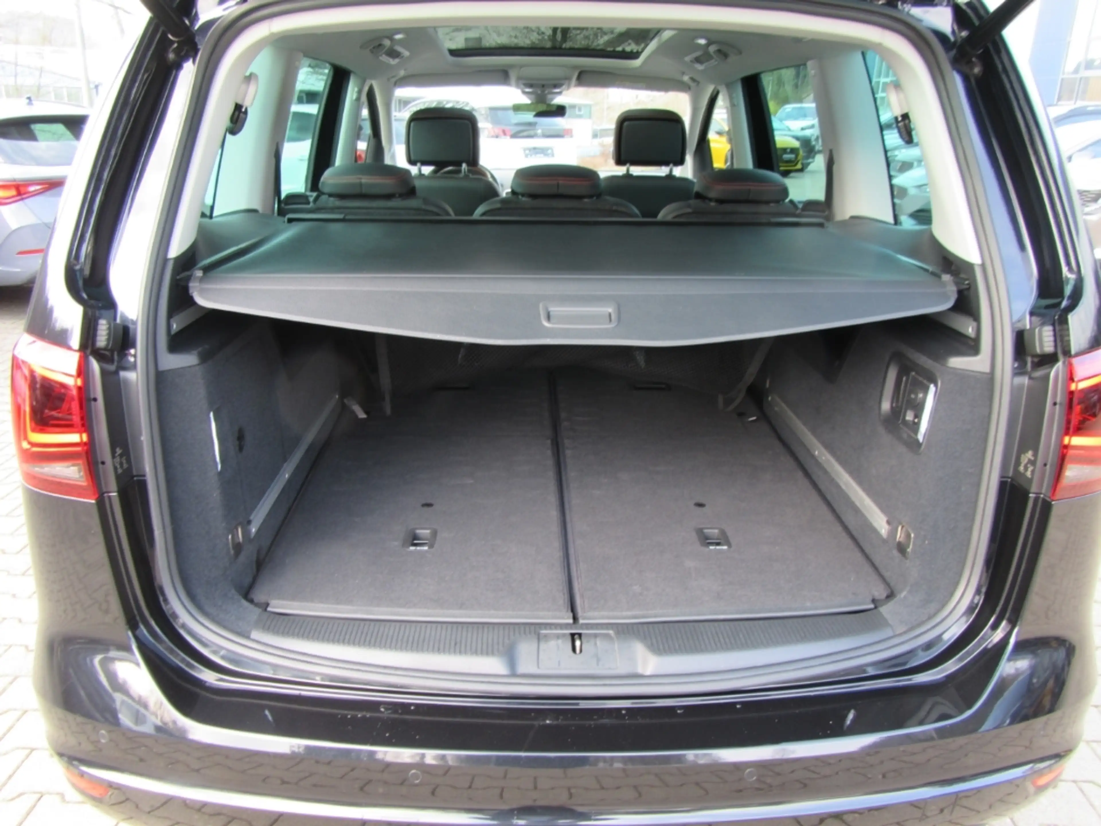 SEAT Alhambra FR Line 1.4 TSI 110kW 6-Gang DSG 7-Sitzer — photo 8
