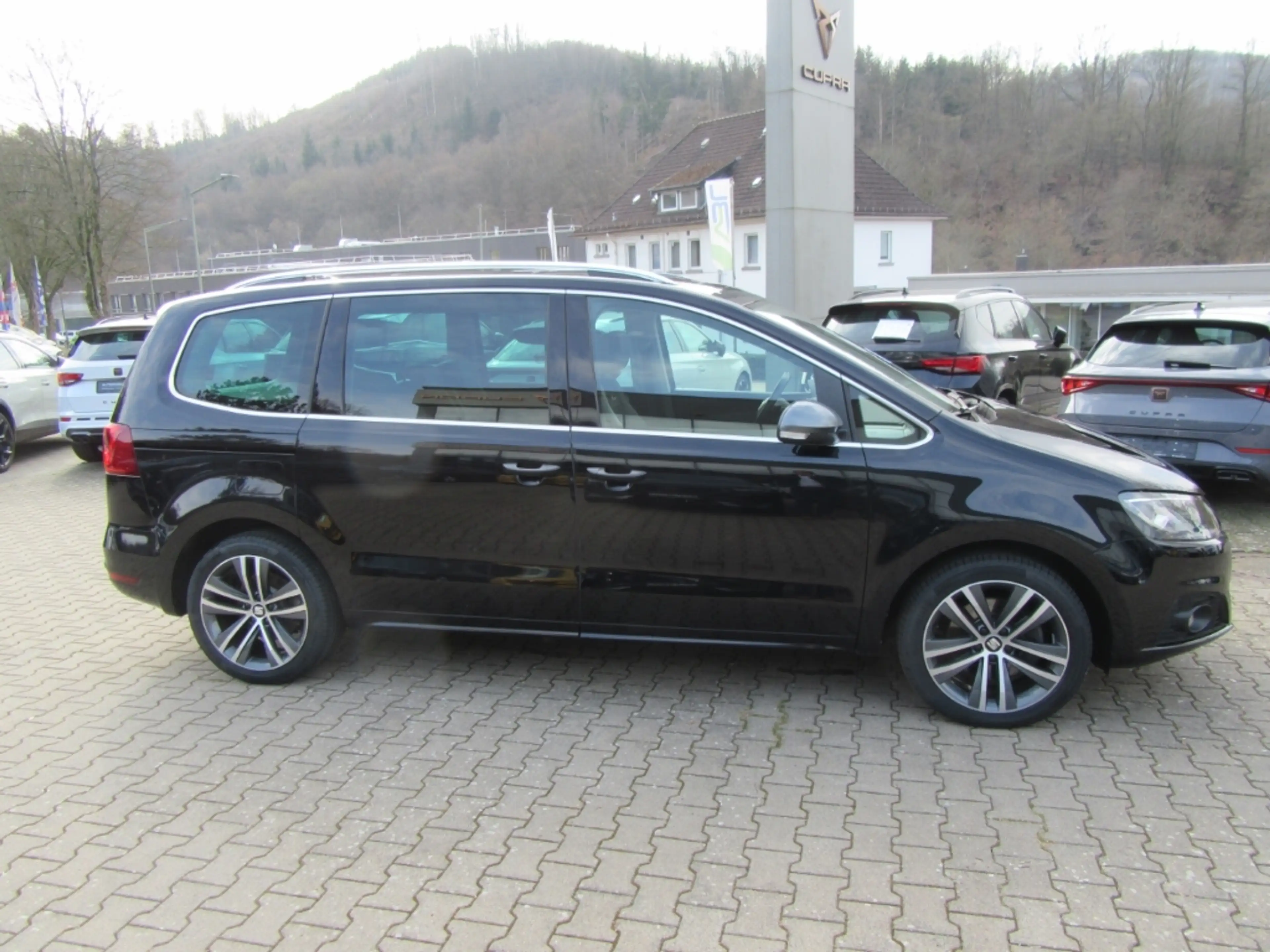 SEAT Alhambra FR Line 1.4 TSI 110kW 6-Gang DSG 7-Sitzer — photo 4