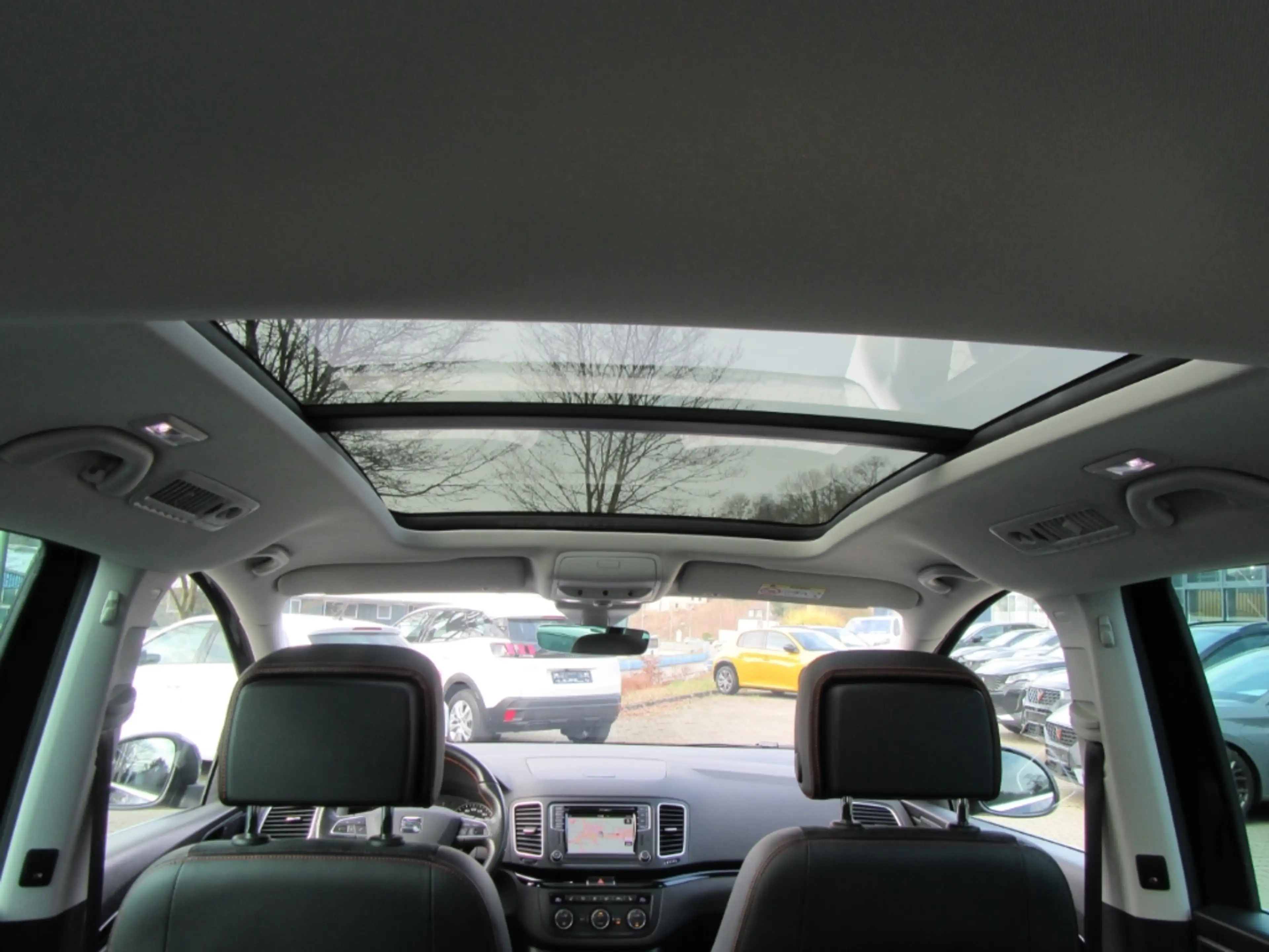 SEAT Alhambra FR Line 1.4 TSI 110kW 6-Gang DSG 7-Sitzer — photo 9