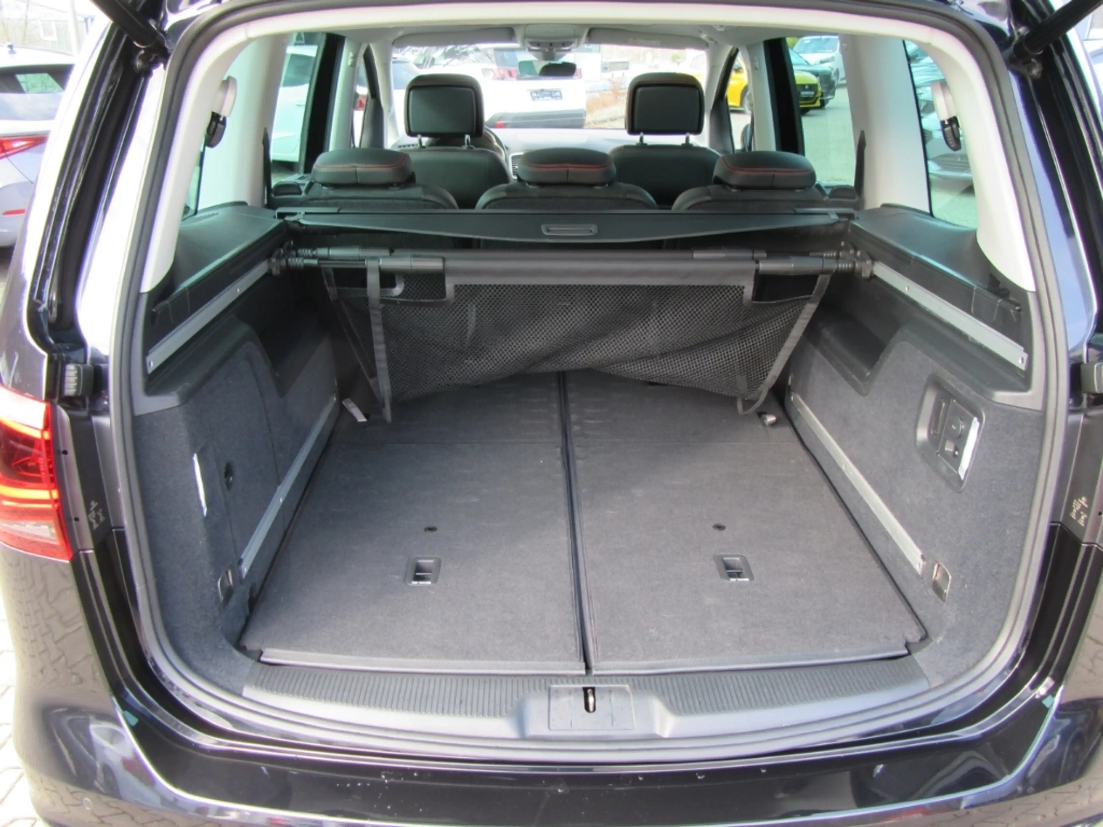 SEAT Alhambra FR Line 1.4 TSI 110kW 6-Gang DSG 7-Sitzer — photo 11