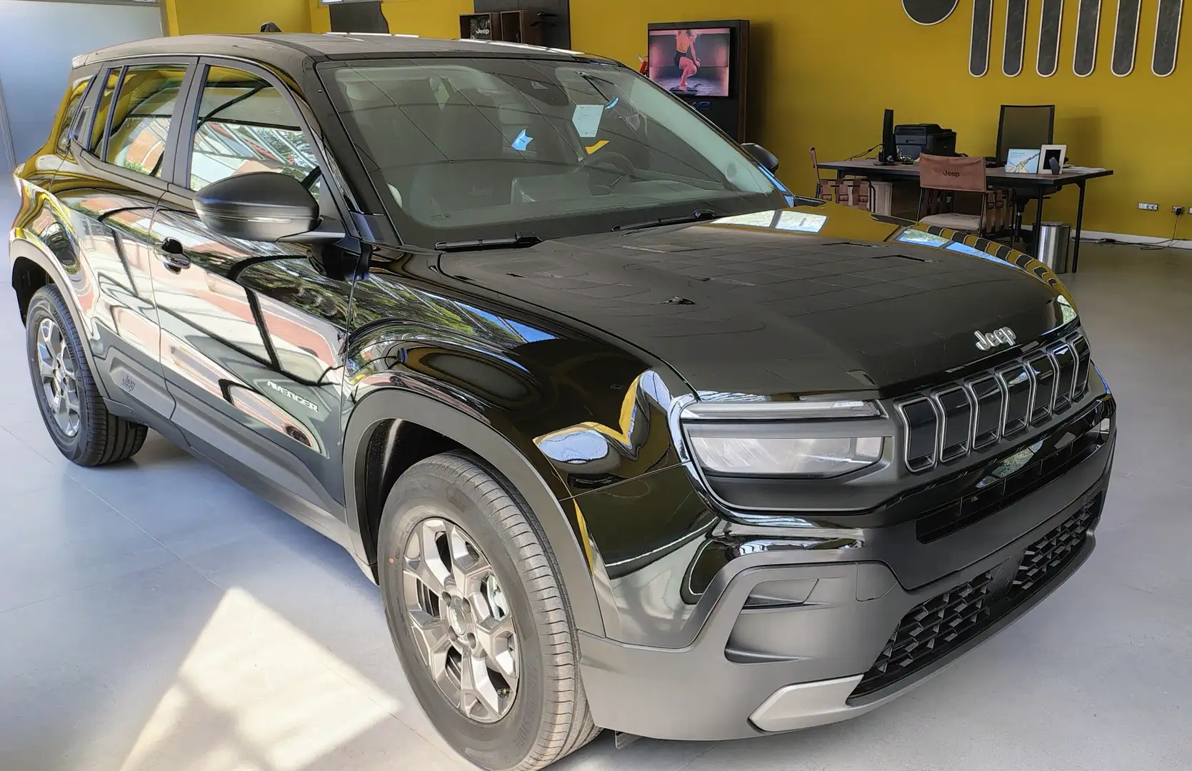 Jeep Avenger 1.2 Turbo Longitude Noir - 1