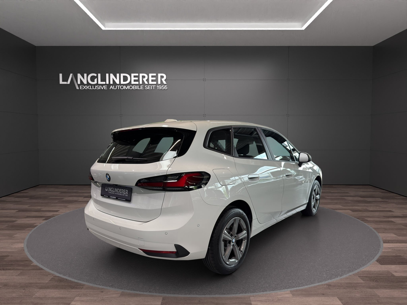 BMW 218 i Active Tourer PremiumPaket Rückfahrkamera — photo 3