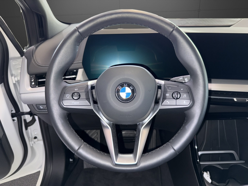 BMW 218 i Active Tourer PremiumPaket Rückfahrkamera — photo 13