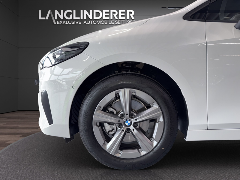 BMW 218 i Active Tourer PremiumPaket Rückfahrkamera — photo 8