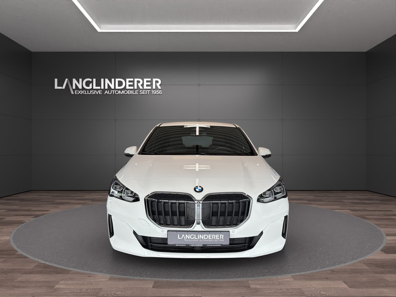 BMW 218 i Active Tourer PremiumPaket Rückfahrkamera — photo 4
