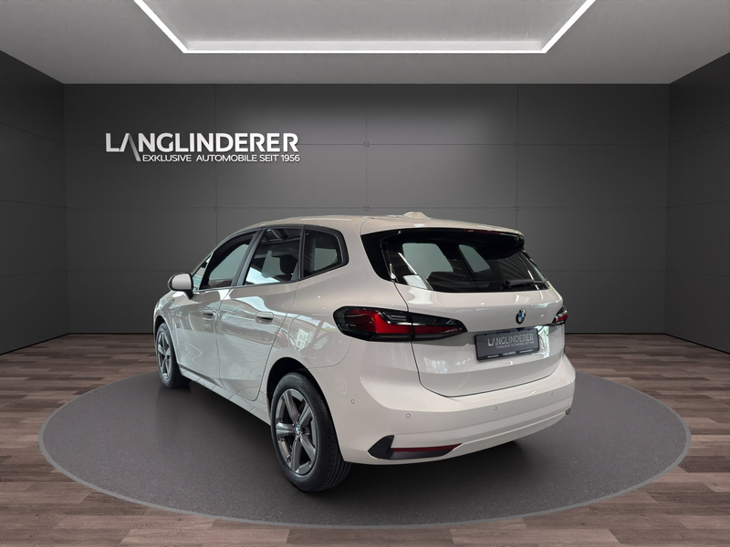 BMW 218 i Active Tourer PremiumPaket Rückfahrkamera — photo 6