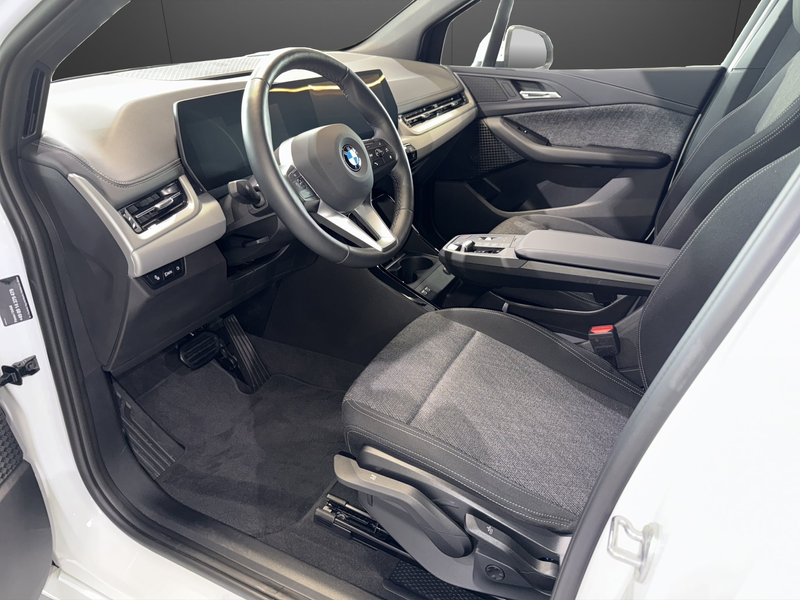 BMW 218 i Active Tourer PremiumPaket Rückfahrkamera — photo 10