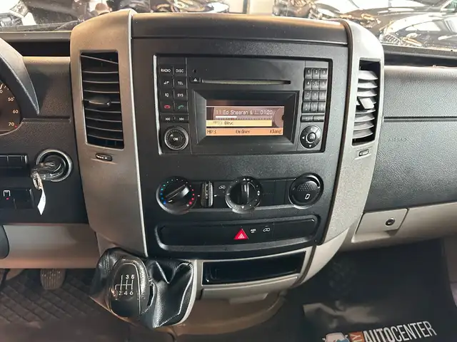 Mercedes-Benz Sprinter view 12