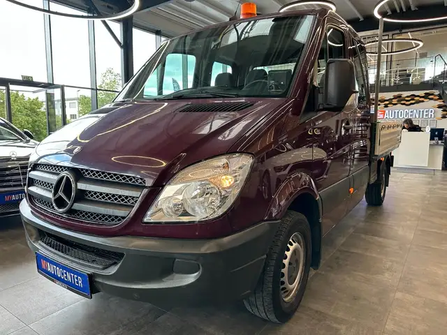 Mercedes-Benz Sprinter view 4