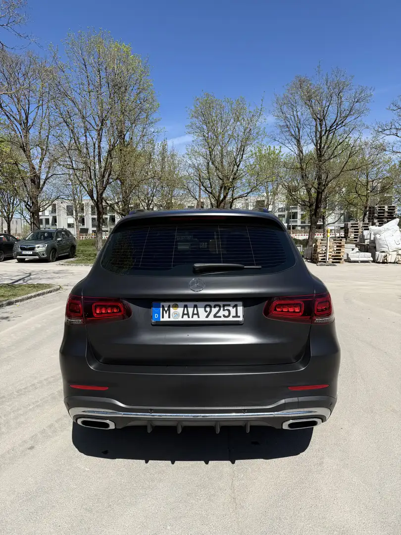 Mercedes-Benz GLC 300 GLC 300 d 4Matic (253.919) Černá - 2