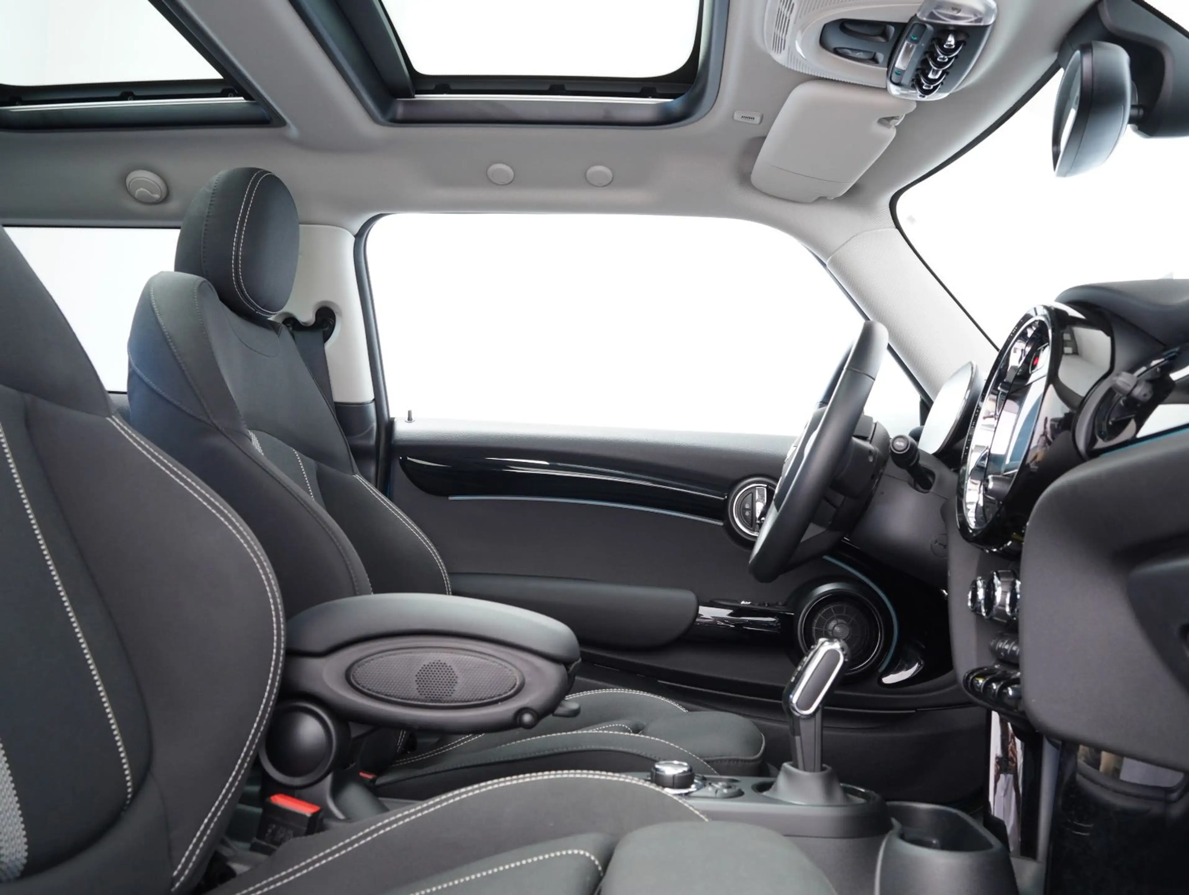 MINI Cooper SE Classic Trim LED/KEYLESS/HEADUP/PANO — photo 14