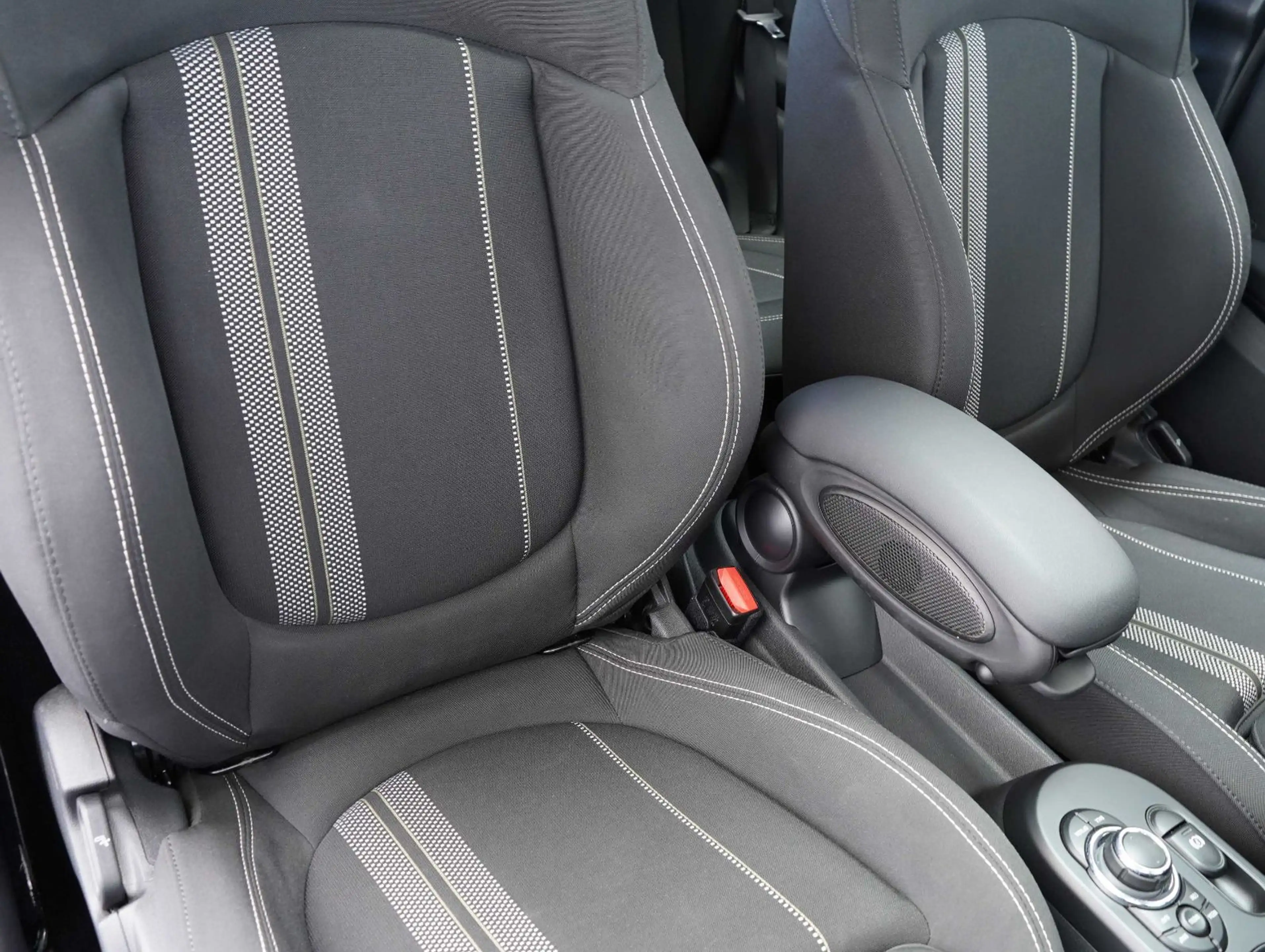 MINI Cooper SE Classic Trim LED/KEYLESS/HEADUP/PANO — photo 12