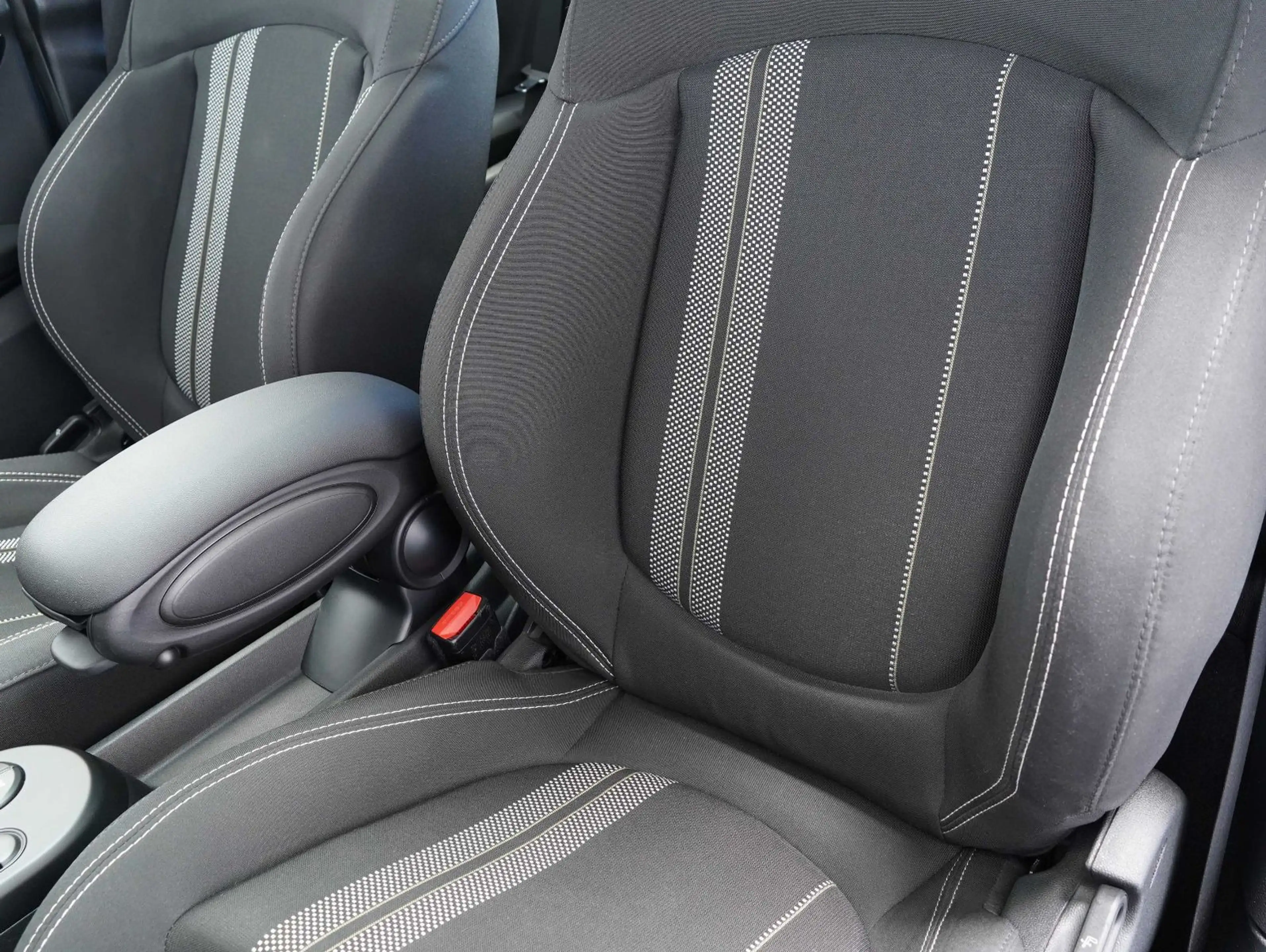 MINI Cooper SE Classic Trim LED/KEYLESS/HEADUP/PANO — photo 11