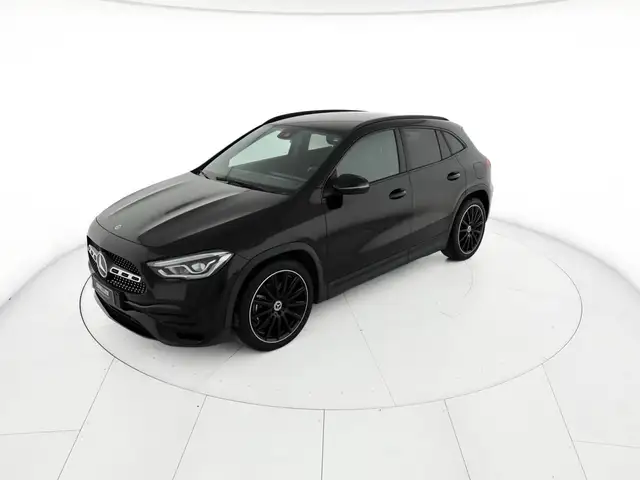 Mercedes-Benz GLA view 2