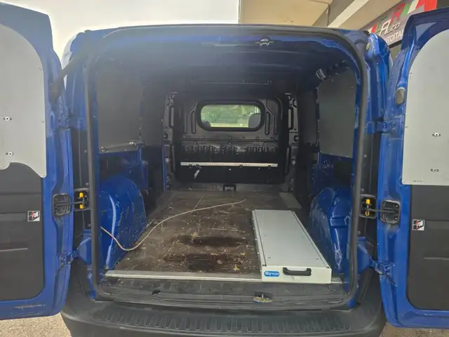 Opel Combo view 9