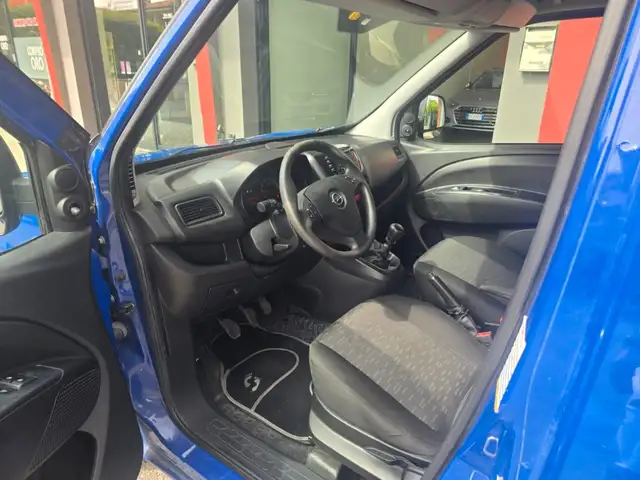 Opel Combo view 19