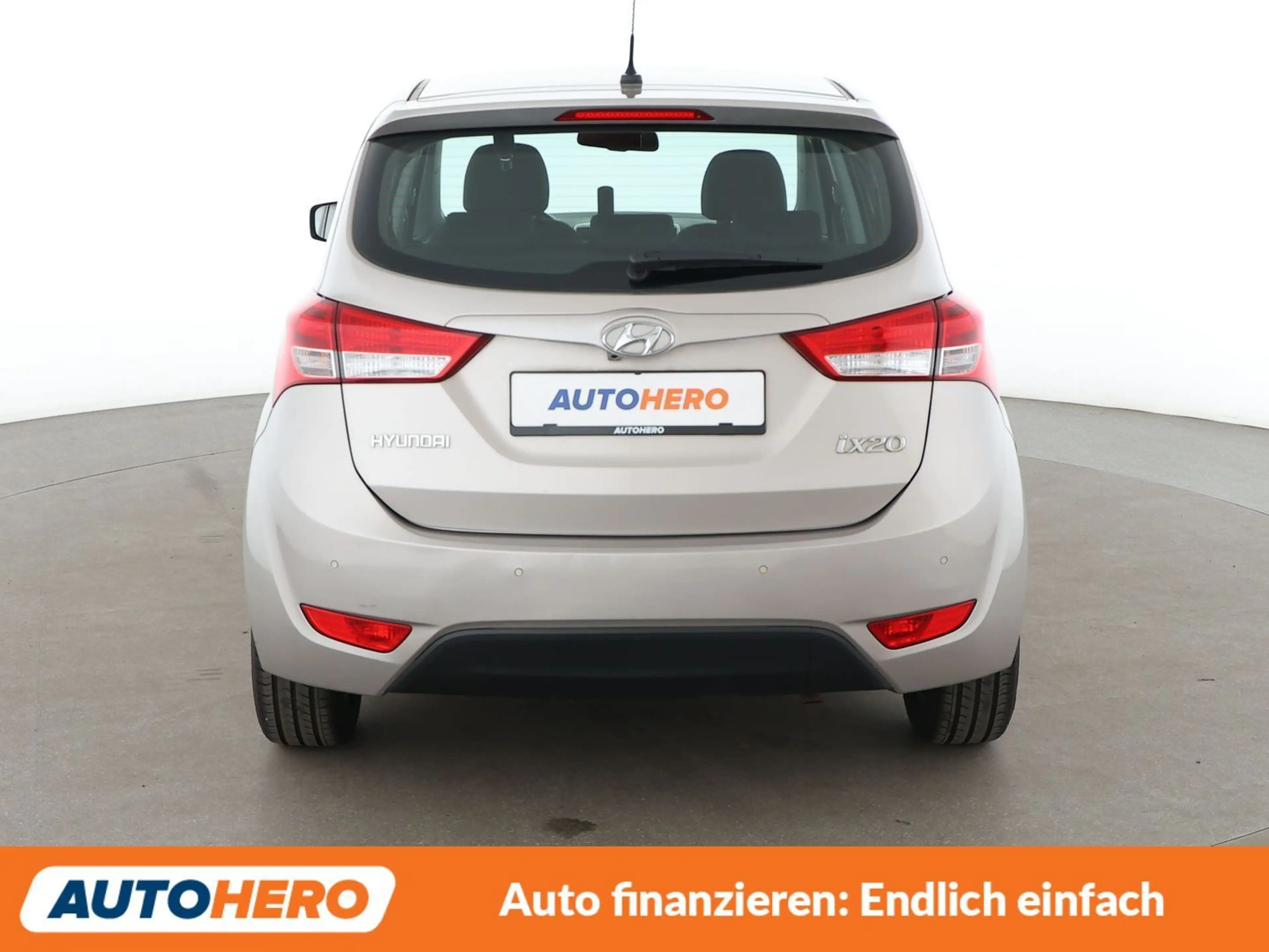 Hyundai iX20 1.6 Style Aut*NAVI*CAM*PDC*SHZ*KLIMA*GARANTIE* — photo 5