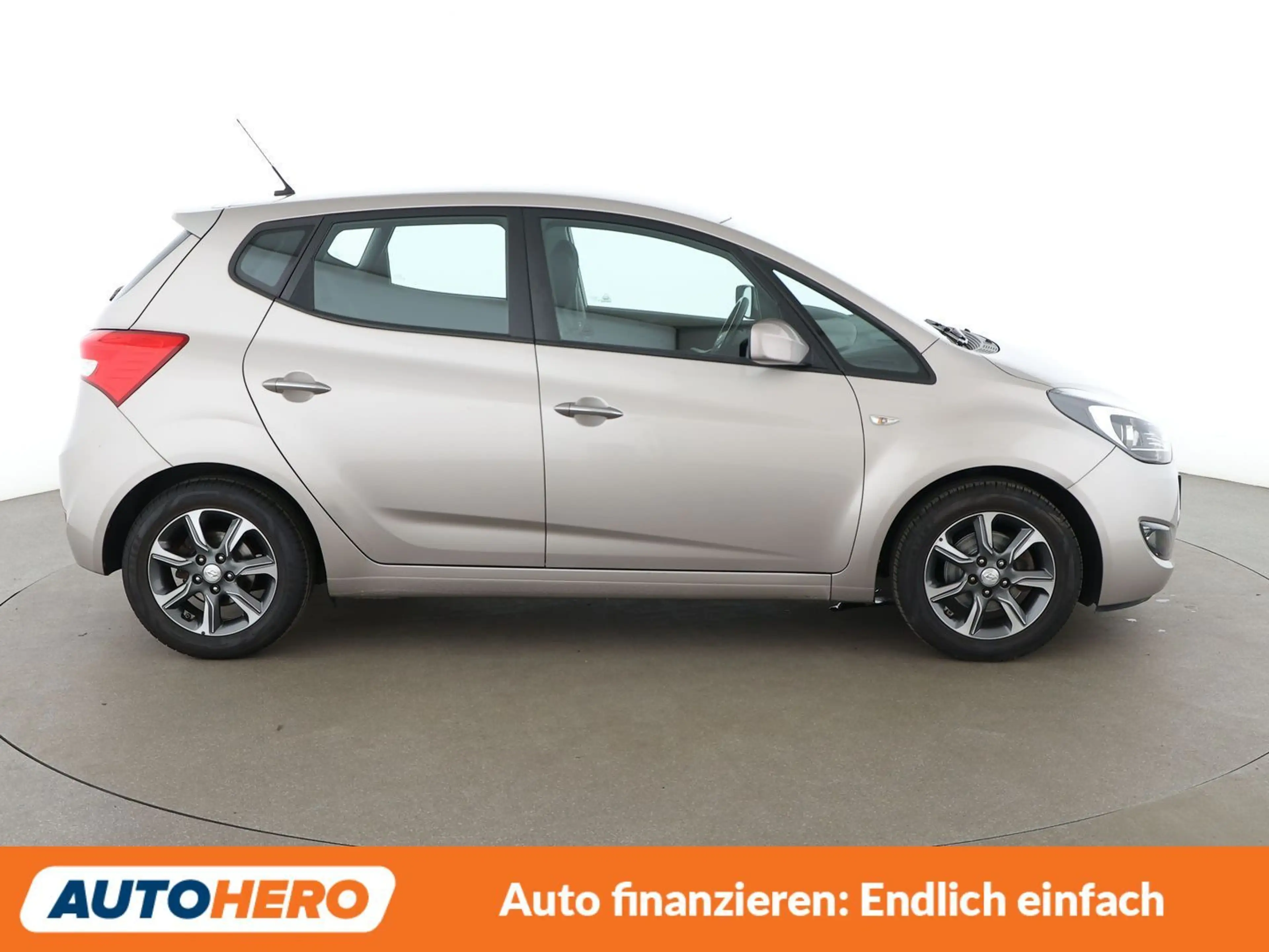 Hyundai iX20 1.6 Style Aut*NAVI*CAM*PDC*SHZ*KLIMA*GARANTIE* — photo 7
