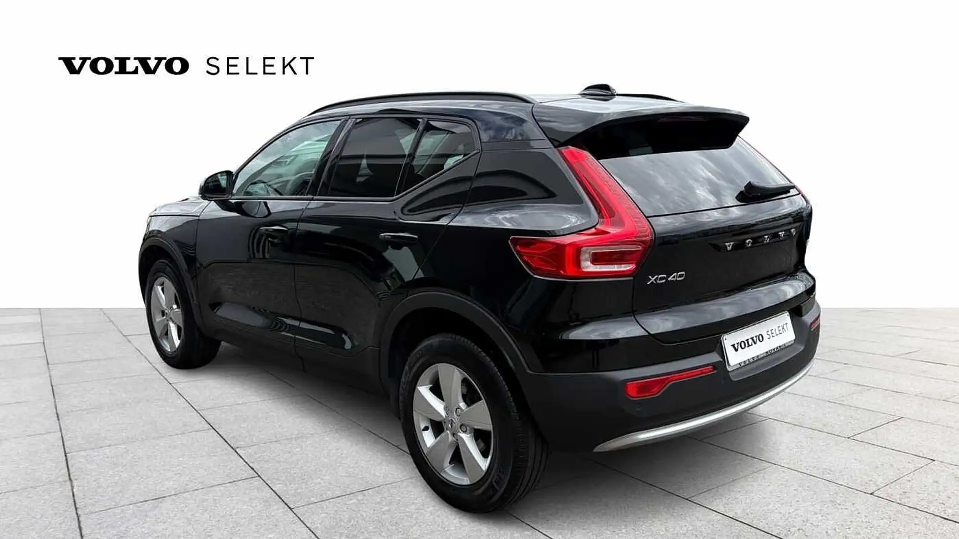 Volvo XC40 Essential, T2 Automaat Noir - 2