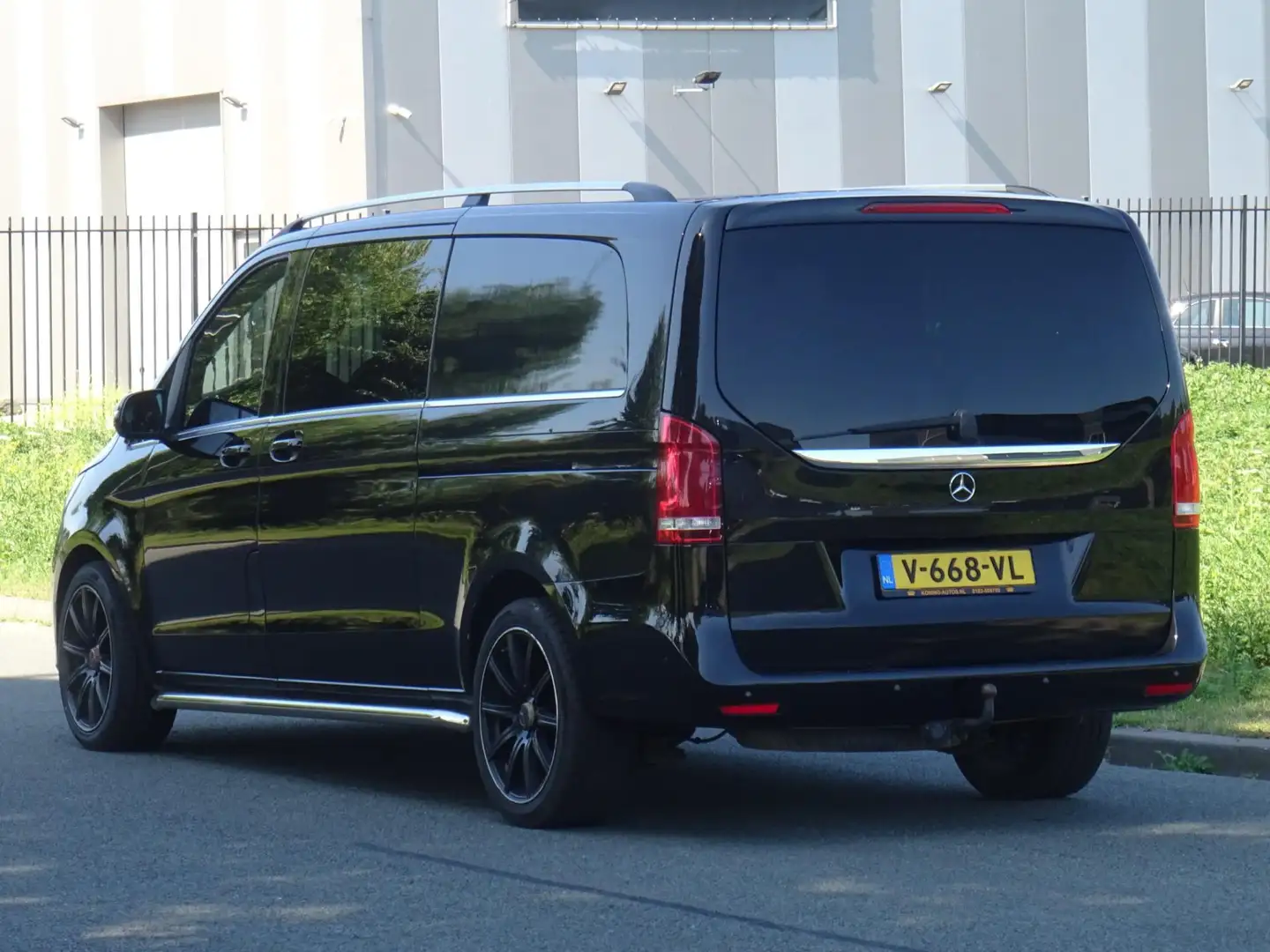 Mercedes-Benz V 250 250d Extra Lang DC Avantgarde Edition Zwart - 2