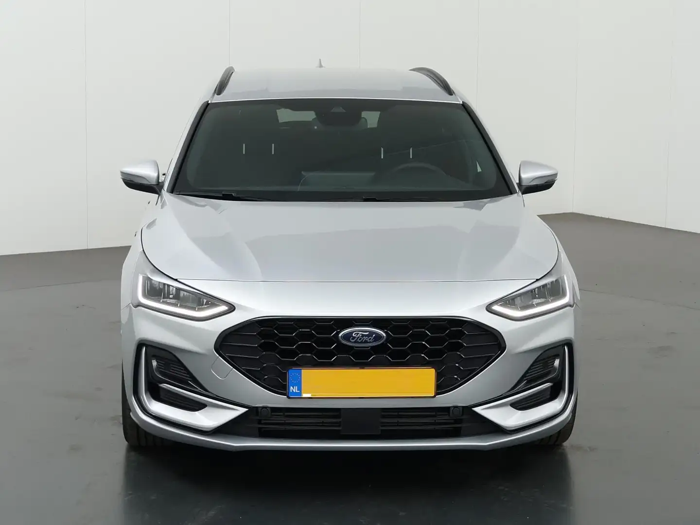 Ford Focus Wagon 1.0 EcoBoost Hybrid ST Line X PRIVATE LEASE Zilver - 2