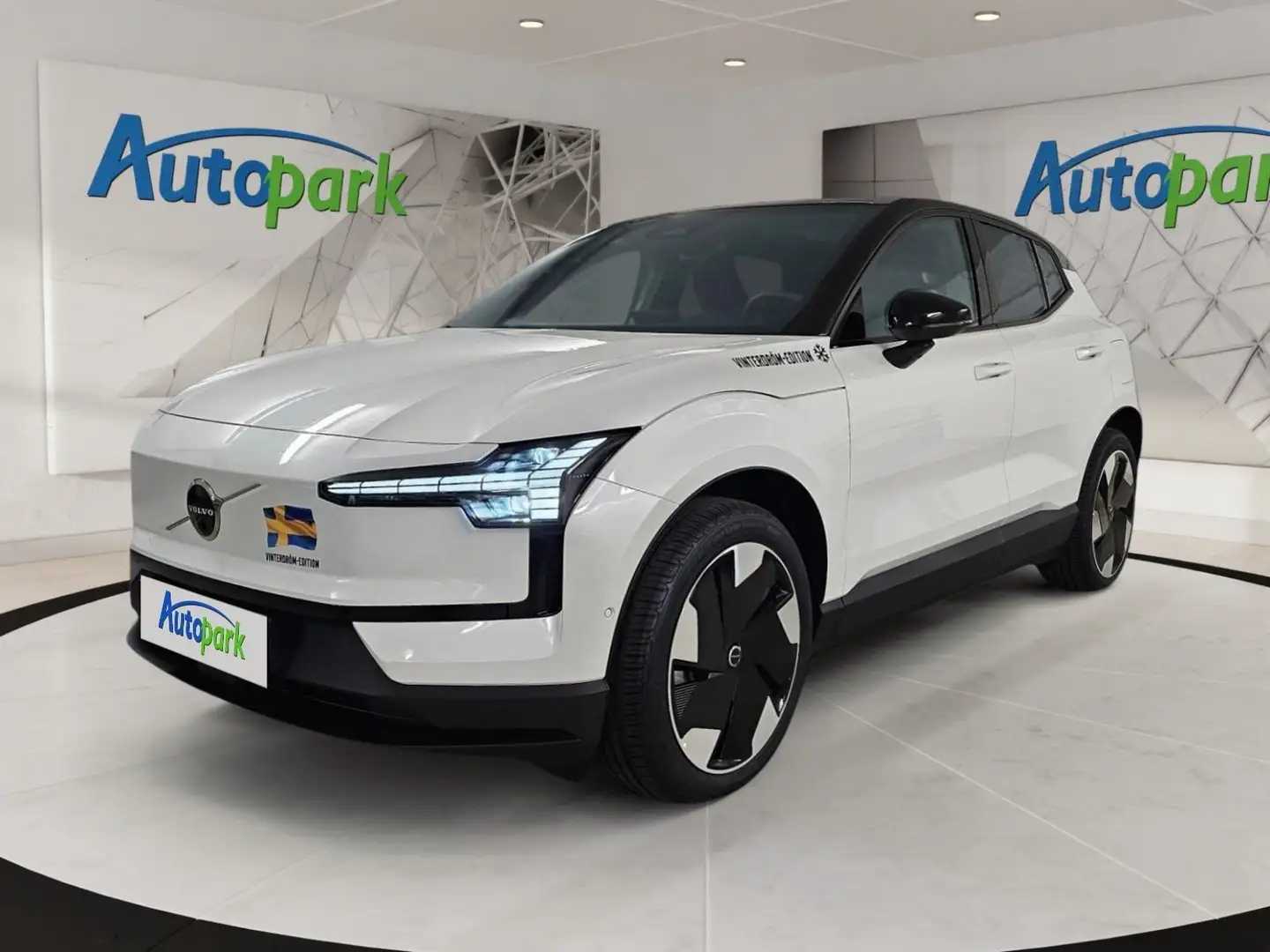 Volvo EX30 Single Motor Extended Range Plus - 1