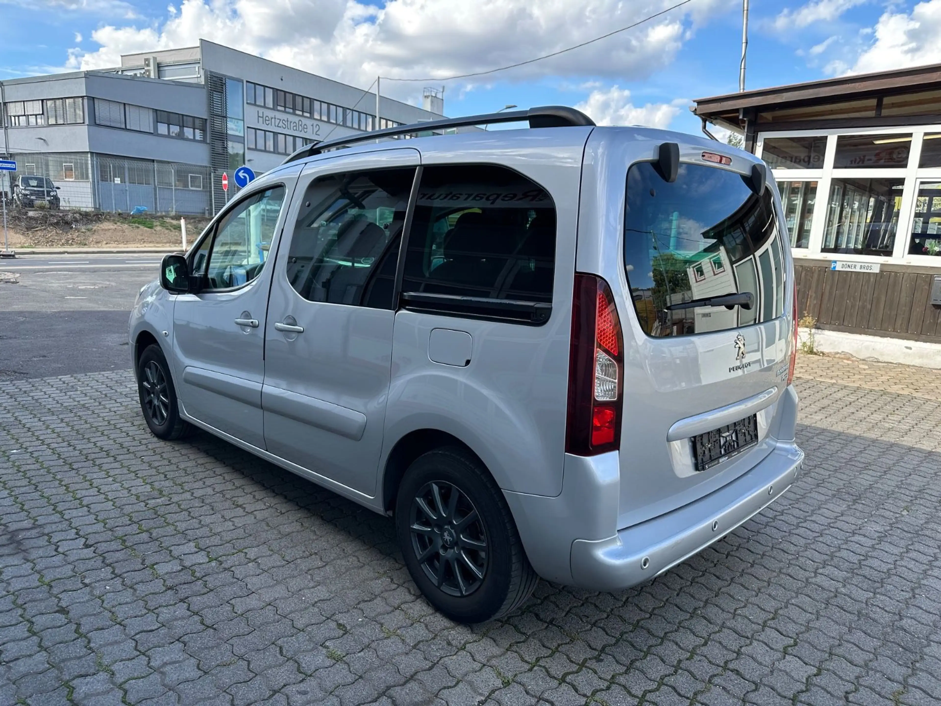 Peugeot Partner Tepee Allure  1.6 HDI Klima AHK Tüv Neu — photo 6