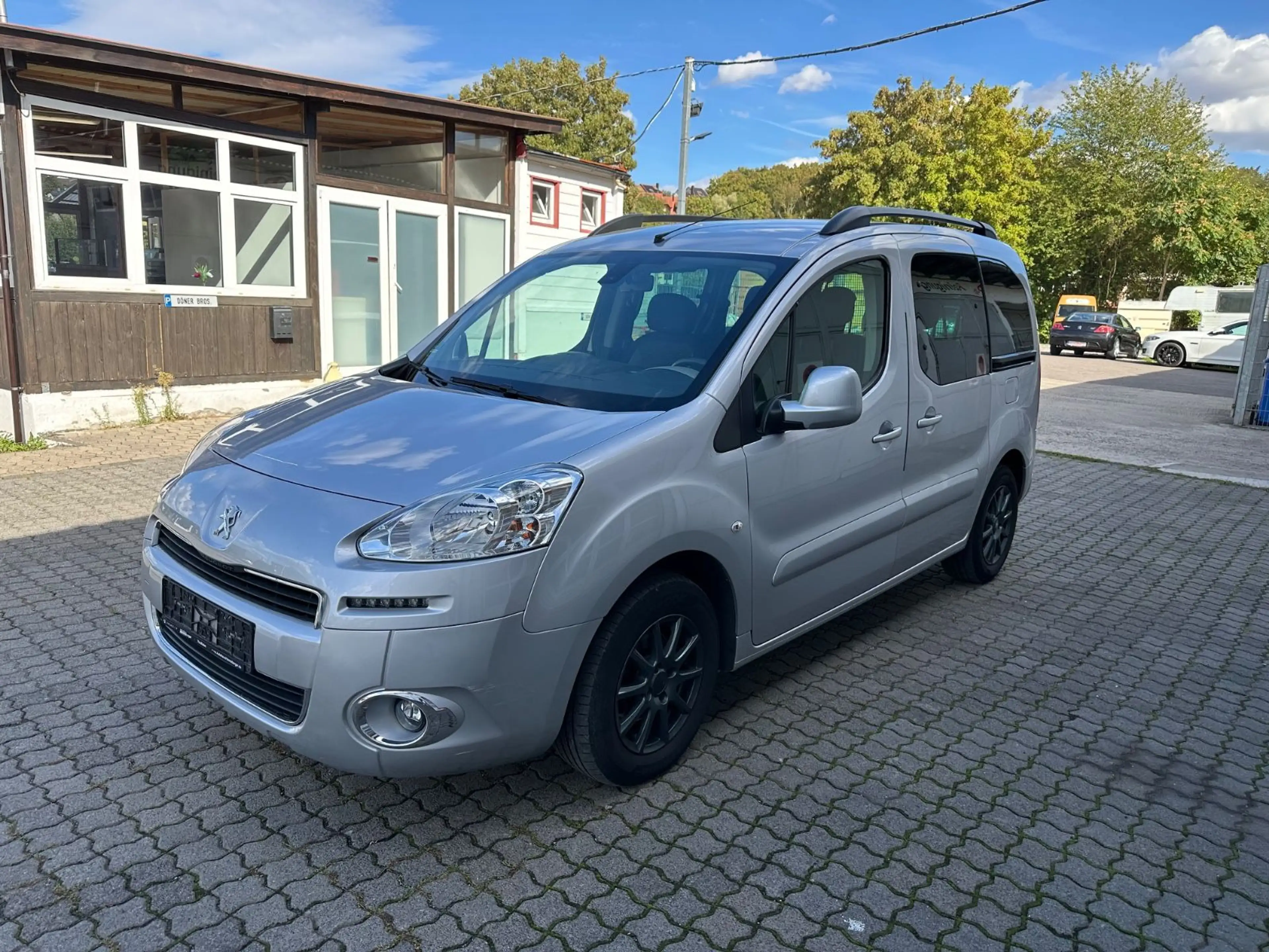 Peugeot Partner Tepee Allure  1.6 HDI Klima AHK Tüv Neu — photo 3
