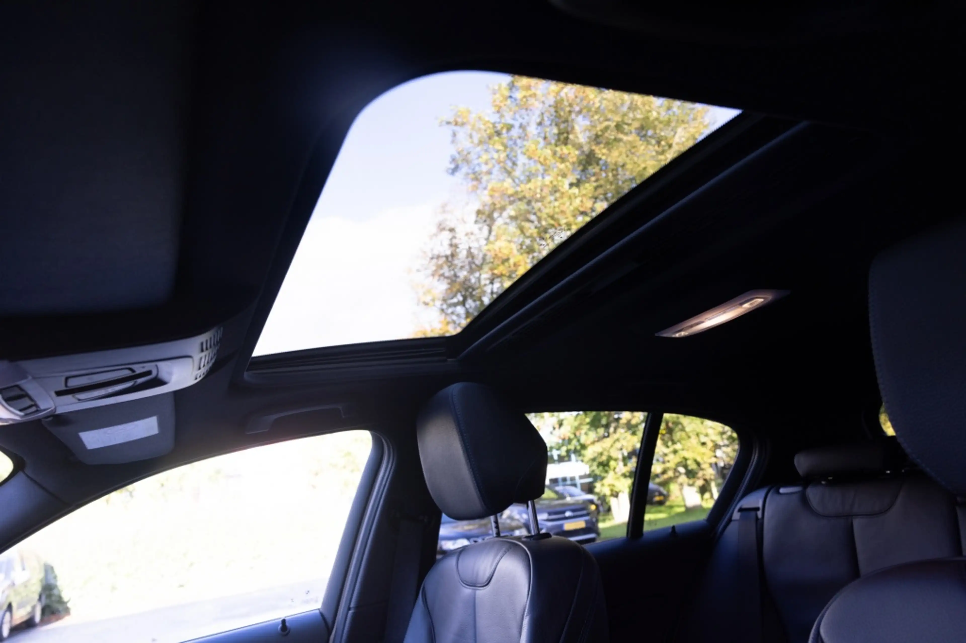 BMW 120 1 Limousine 5-trg. i Edition M Sport Shadow — photo 17