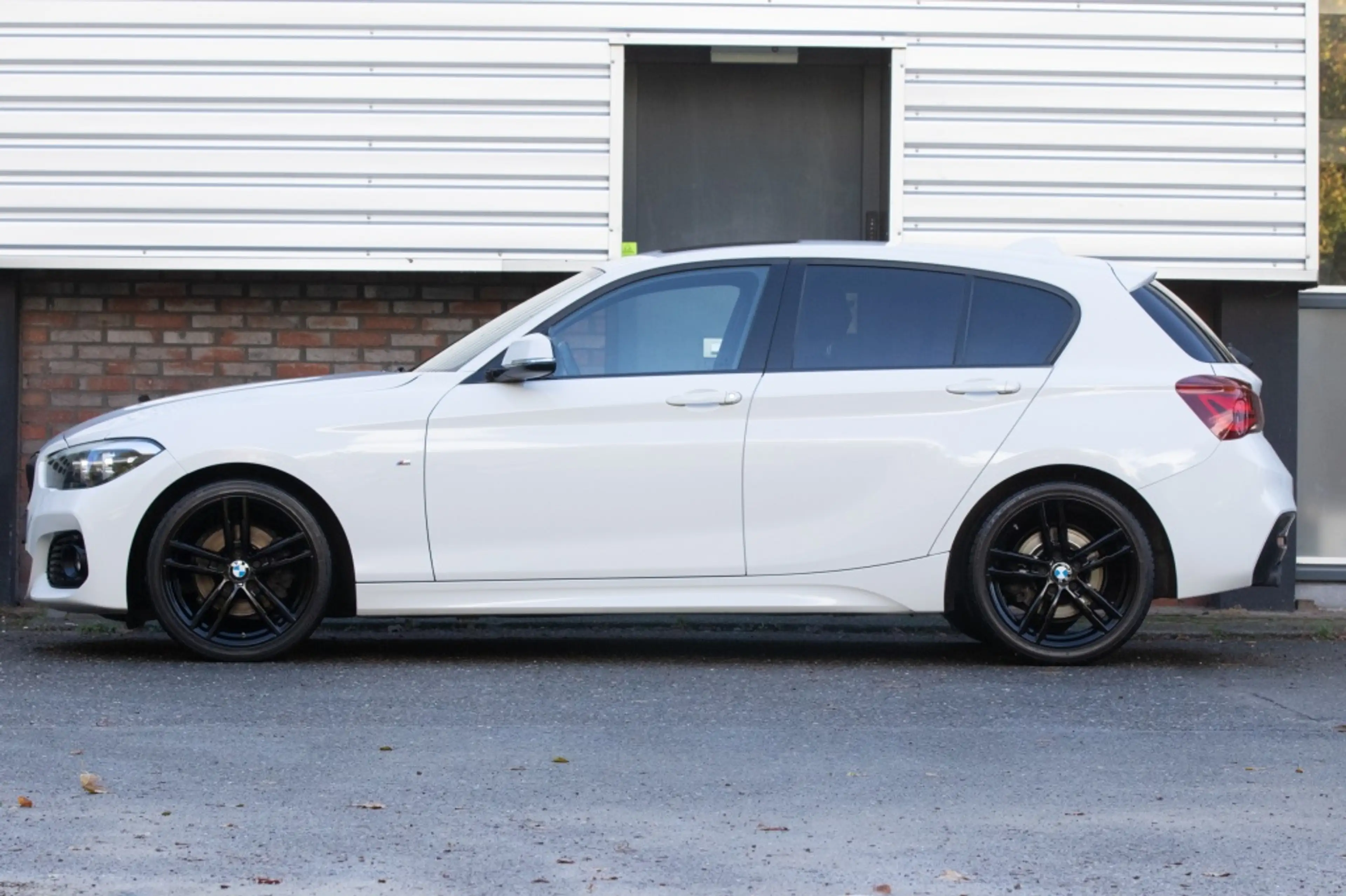 BMW 120 1 Limousine 5-trg. i Edition M Sport Shadow — photo 3