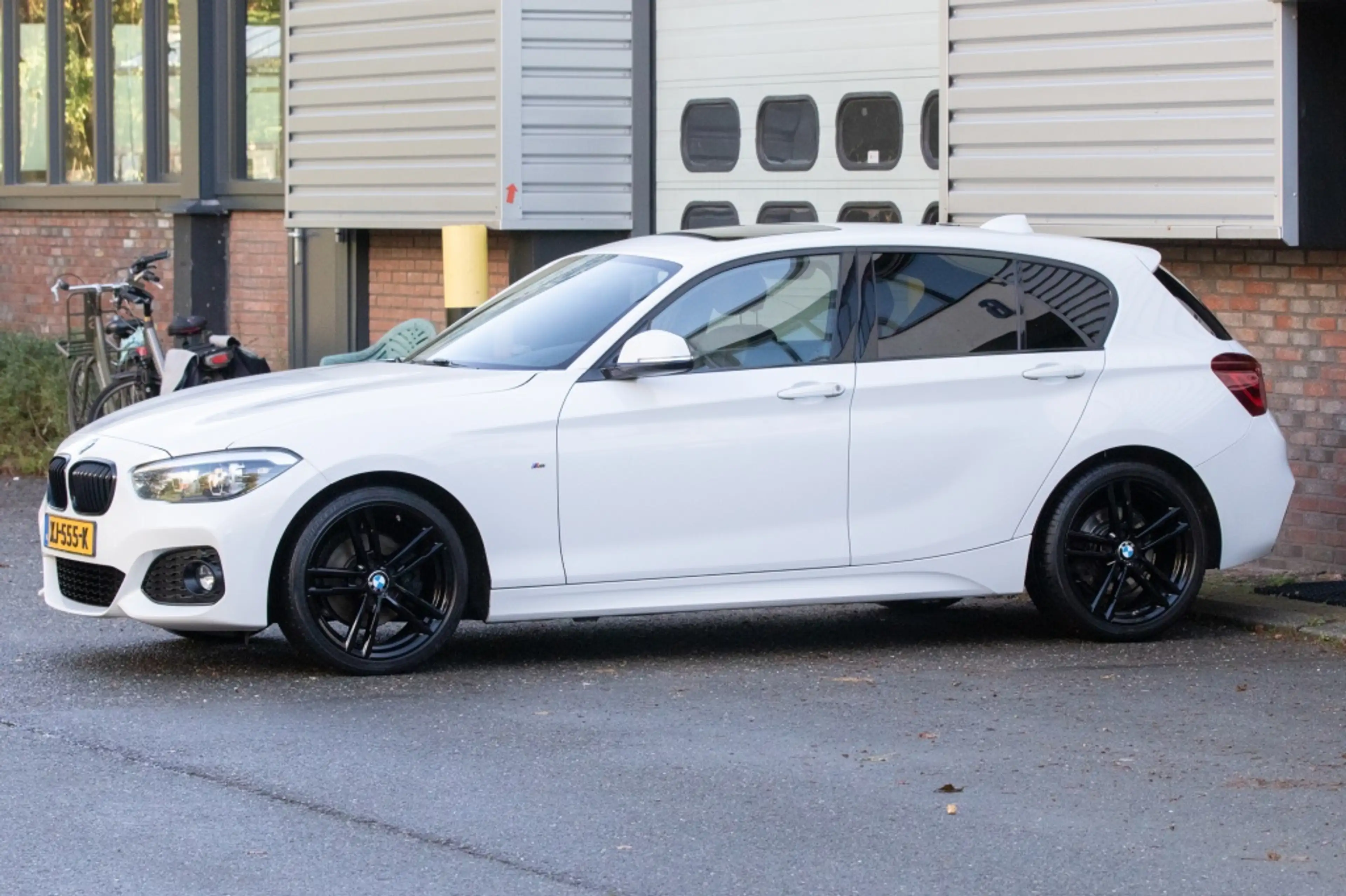 BMW 120 1 Limousine 5-trg. i Edition M Sport Shadow — photo 2