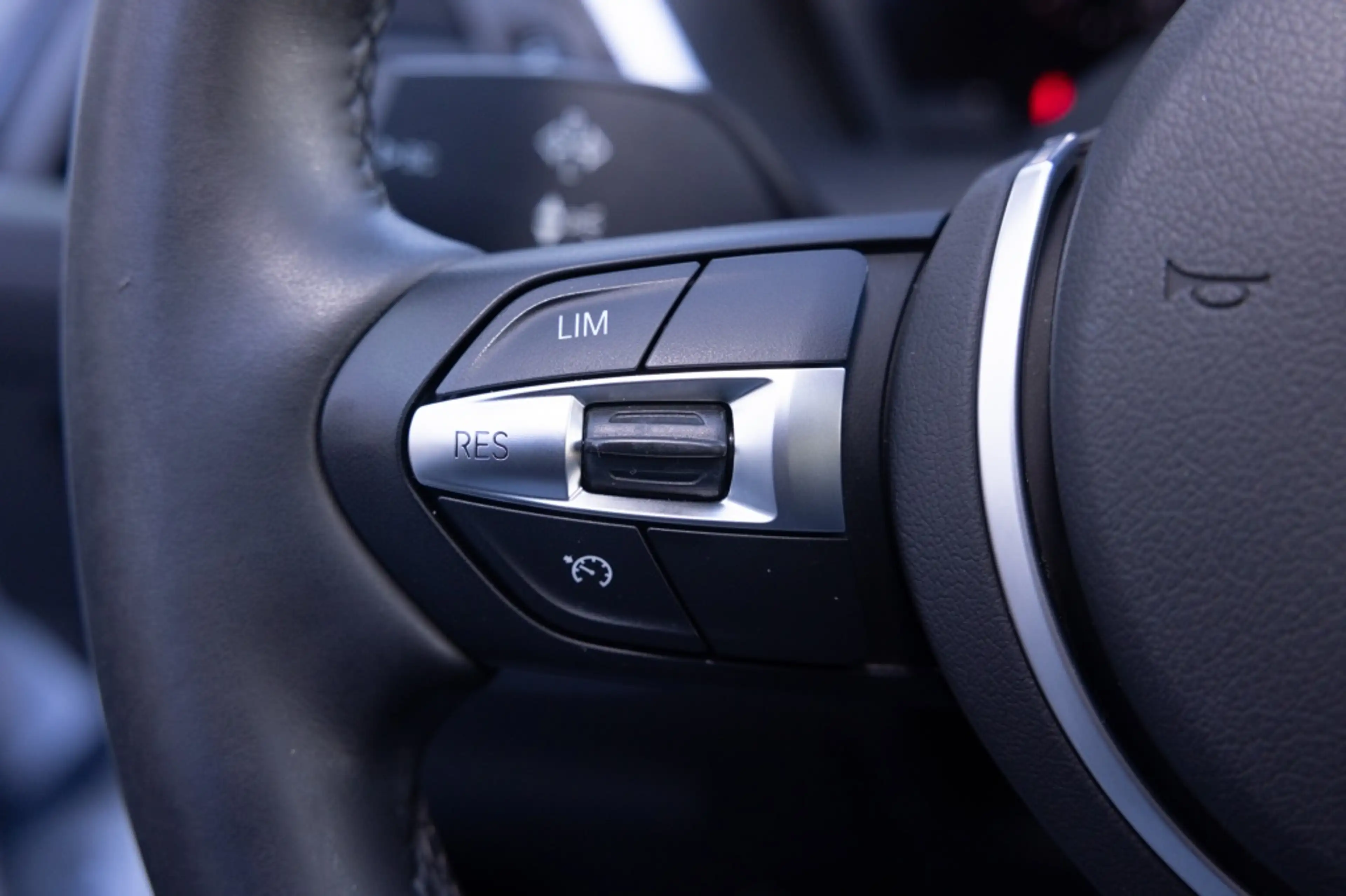 BMW 120 1 Limousine 5-trg. i Edition M Sport Shadow — photo 20