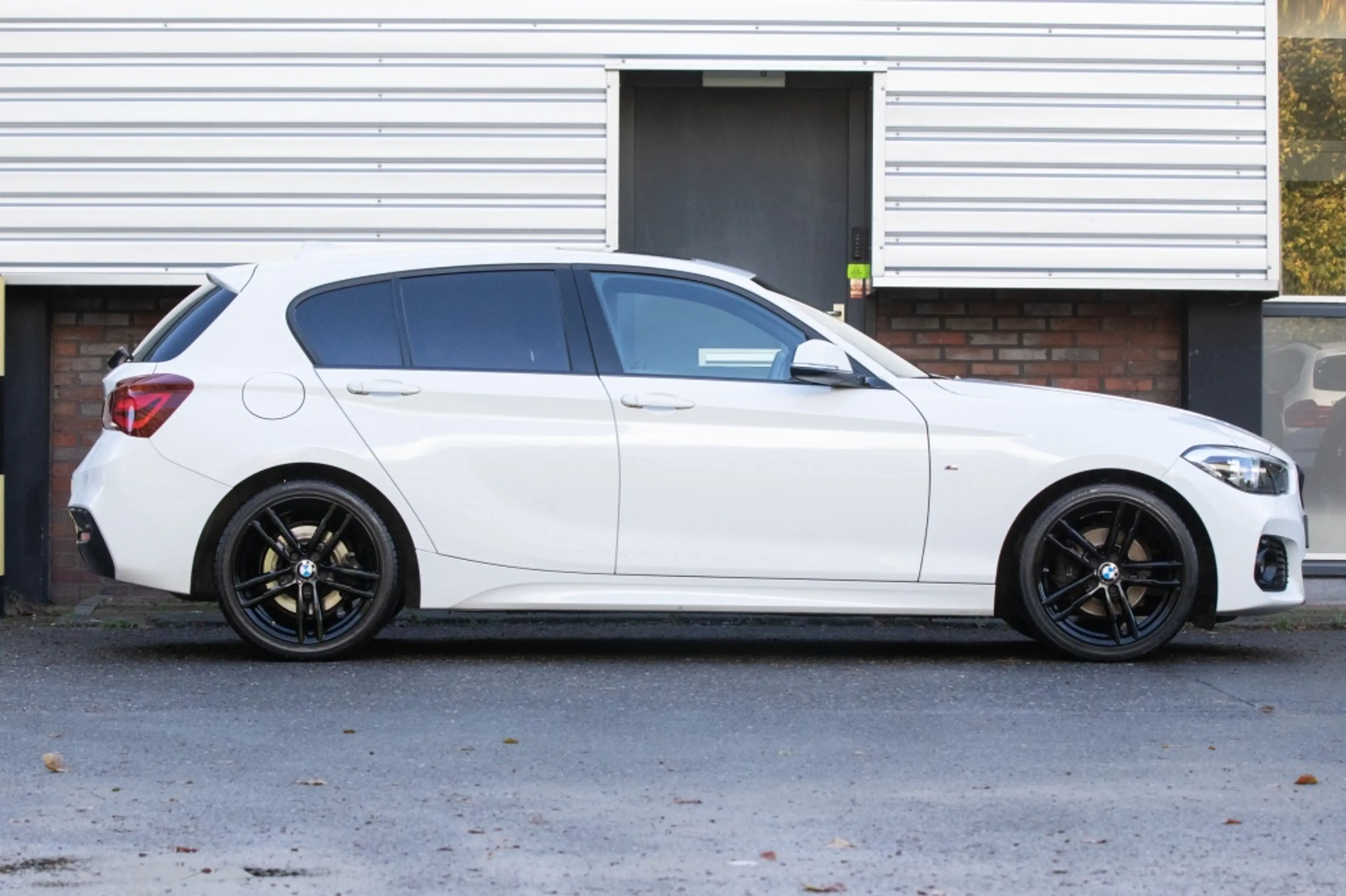 BMW 120 1 Limousine 5-trg. i Edition M Sport Shadow — photo 6