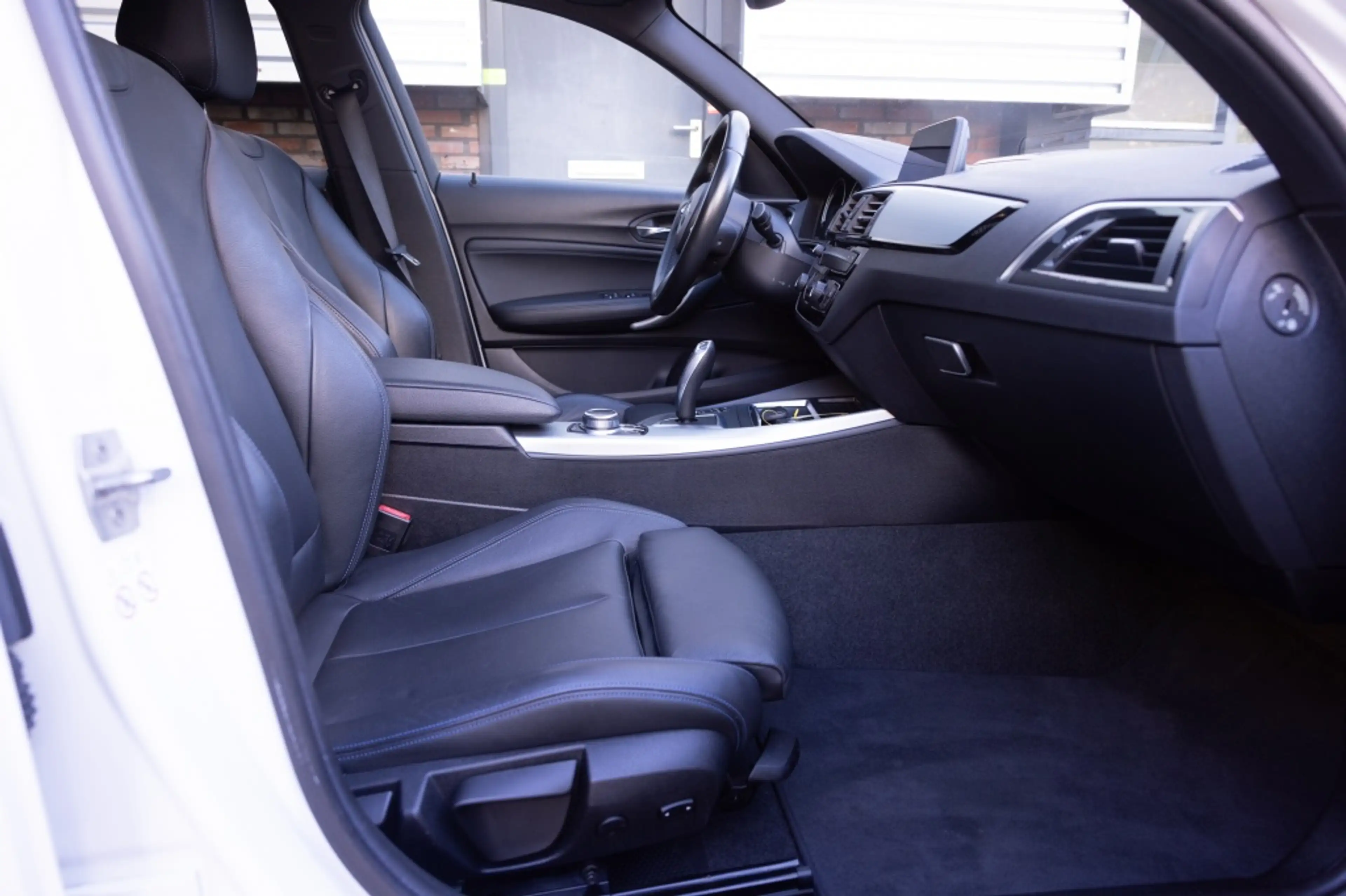 BMW 120 1 Limousine 5-trg. i Edition M Sport Shadow — photo 11