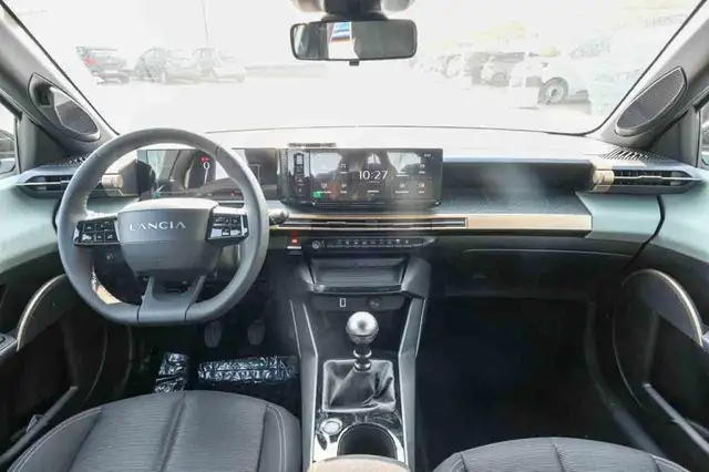 Lancia Ypsilon view 7