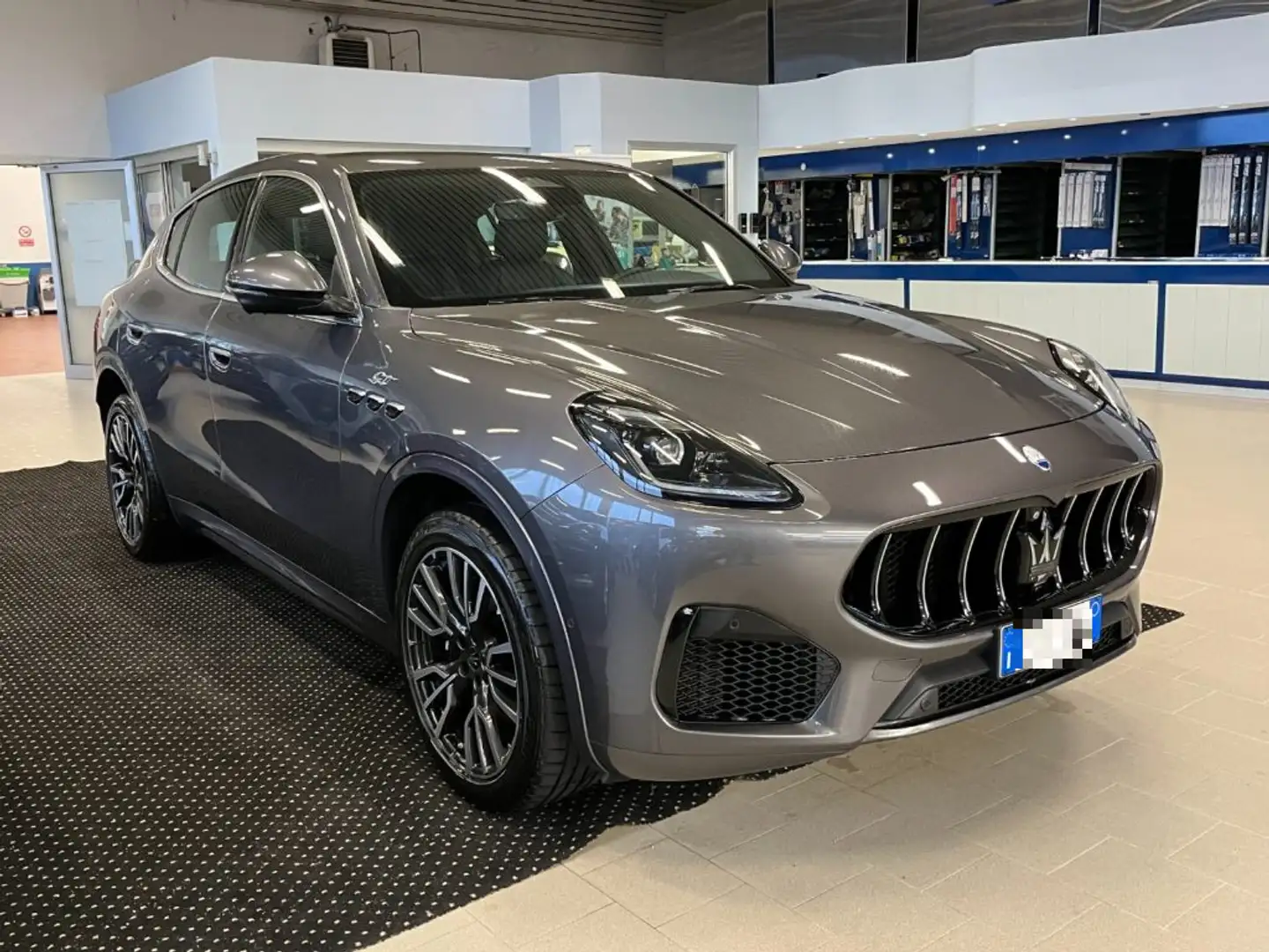 Maserati Grecale 2.0 Q4 MHEV 300 CV AWD GT*Sonus Faber* Promo Gris - 1