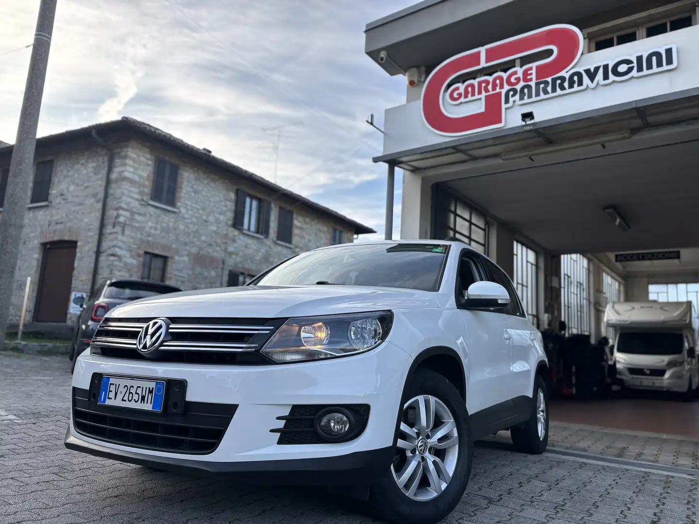 Volkswagen Tiguan 2.0 tdi bm Sport&Style+ 110cv Bianco - 1
