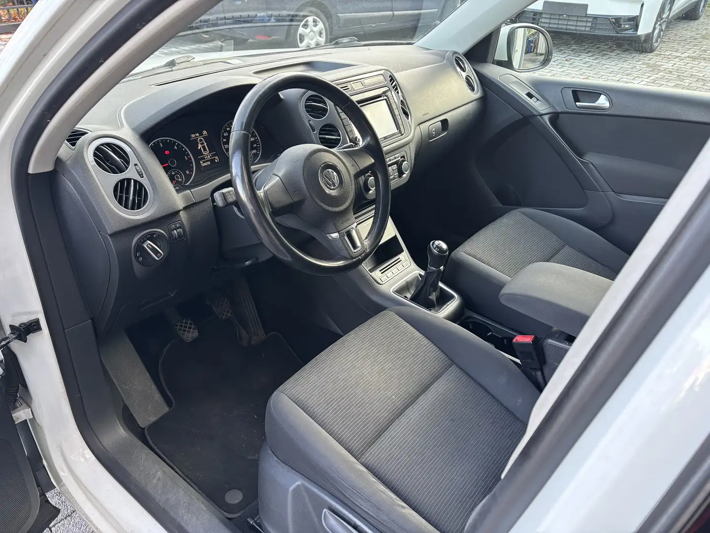 Volkswagen Tiguan 2.0 tdi bm Sport&Style+ 110cv Bianco - 2