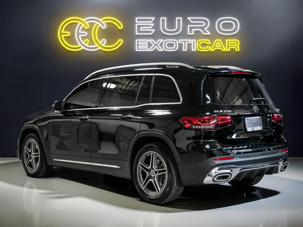Mercedes-Benz GLB снимка Mercedes-Benz GLB
